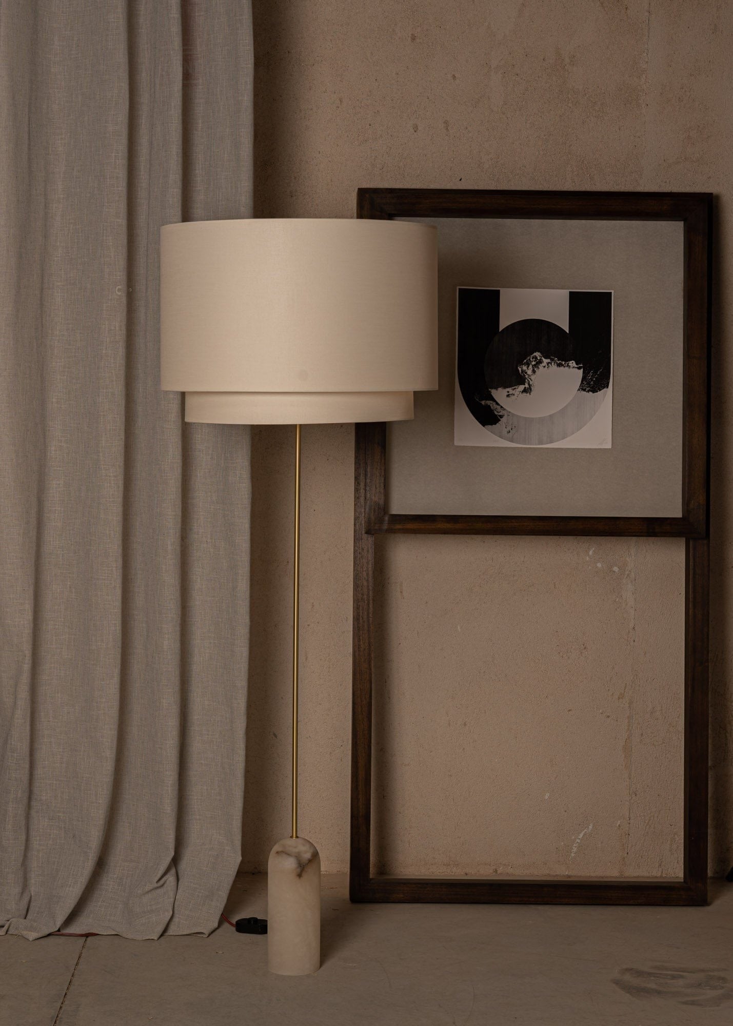 Pendolo Duoblo Floor Lamp in White Alabaster by Simone & Marcel Floor Lamps
