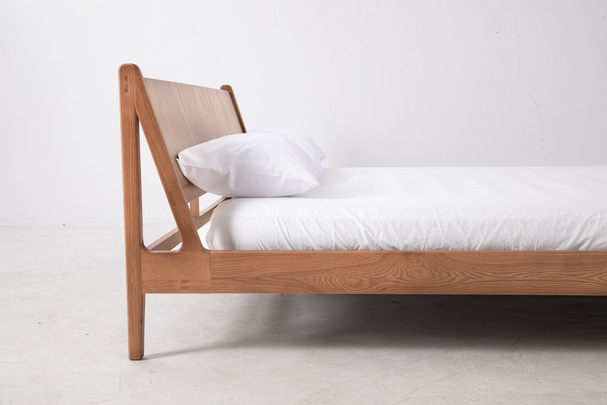 Plume King Bed in Sienna Beds