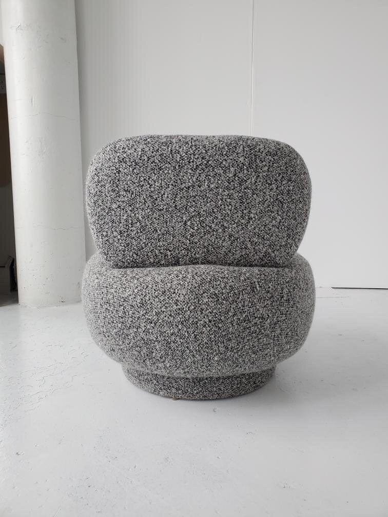 Vintage Style Poof Chair in Bouclé Chairs in Solid Light Grey Bouclé