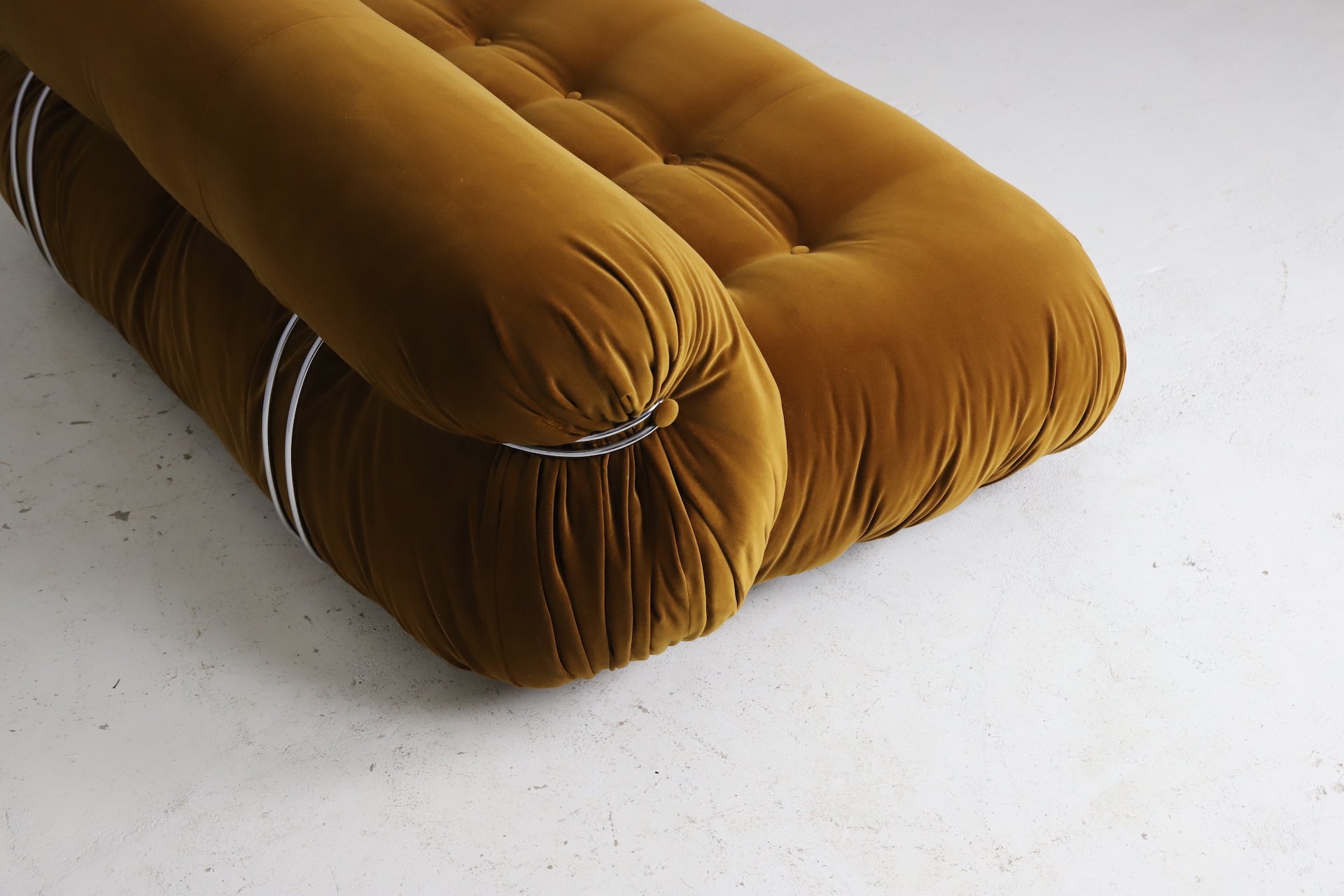 Afra & Tobia Scarpa 'Soriana' Sofas - Luxurious Italian Sofa Pair Sofas