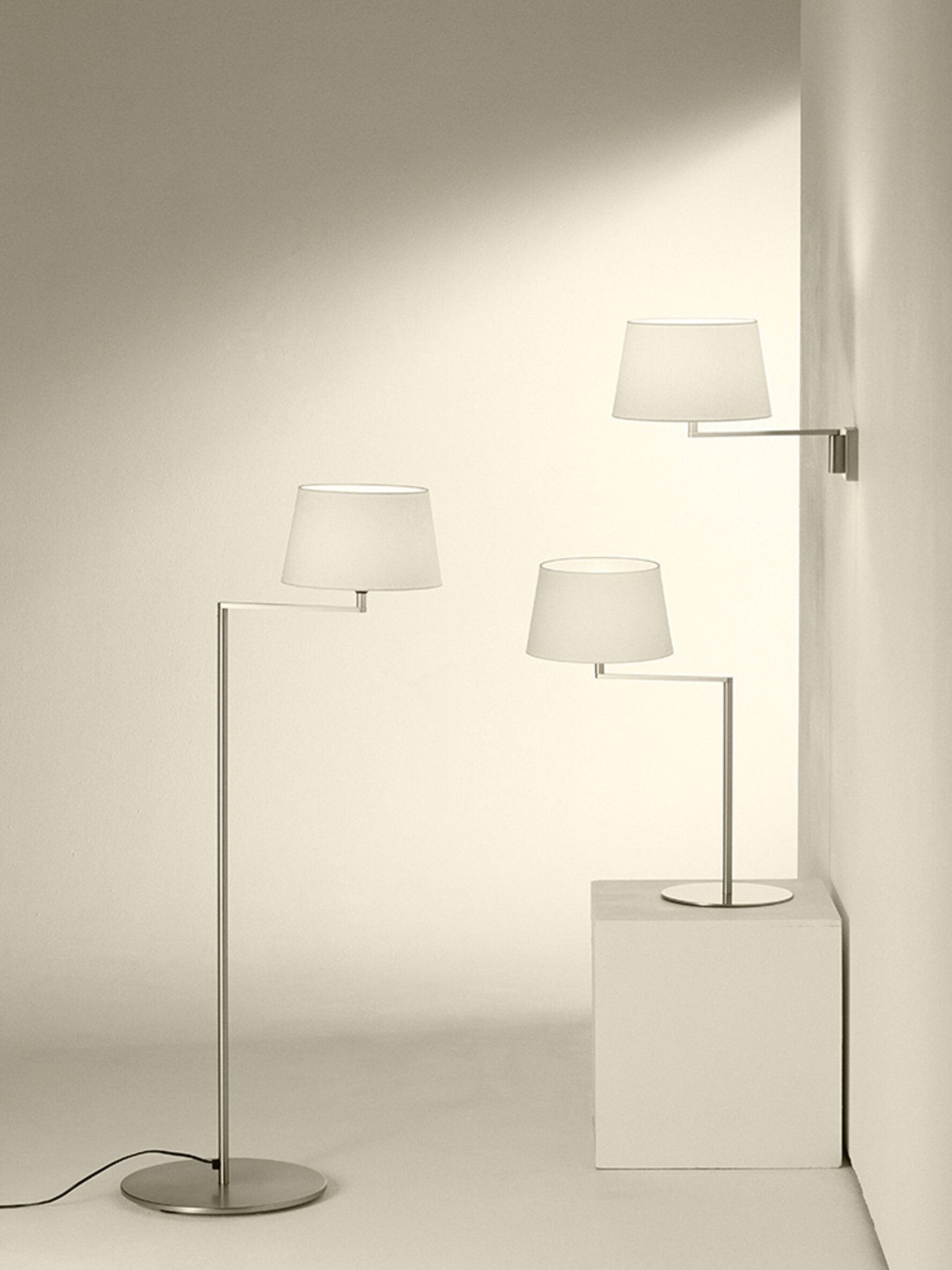 Americana Floor Lamp Floor Lamps