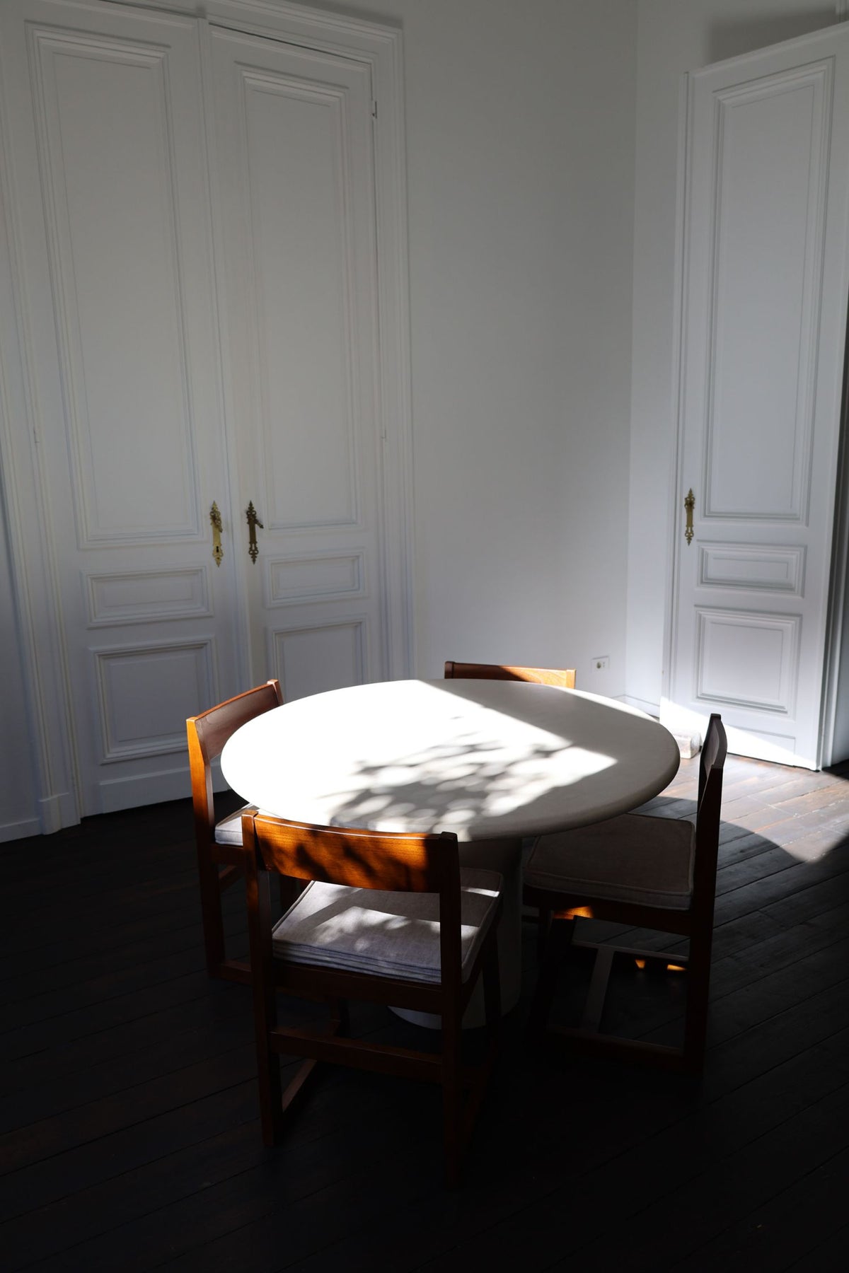 Arata Table Dining Tables