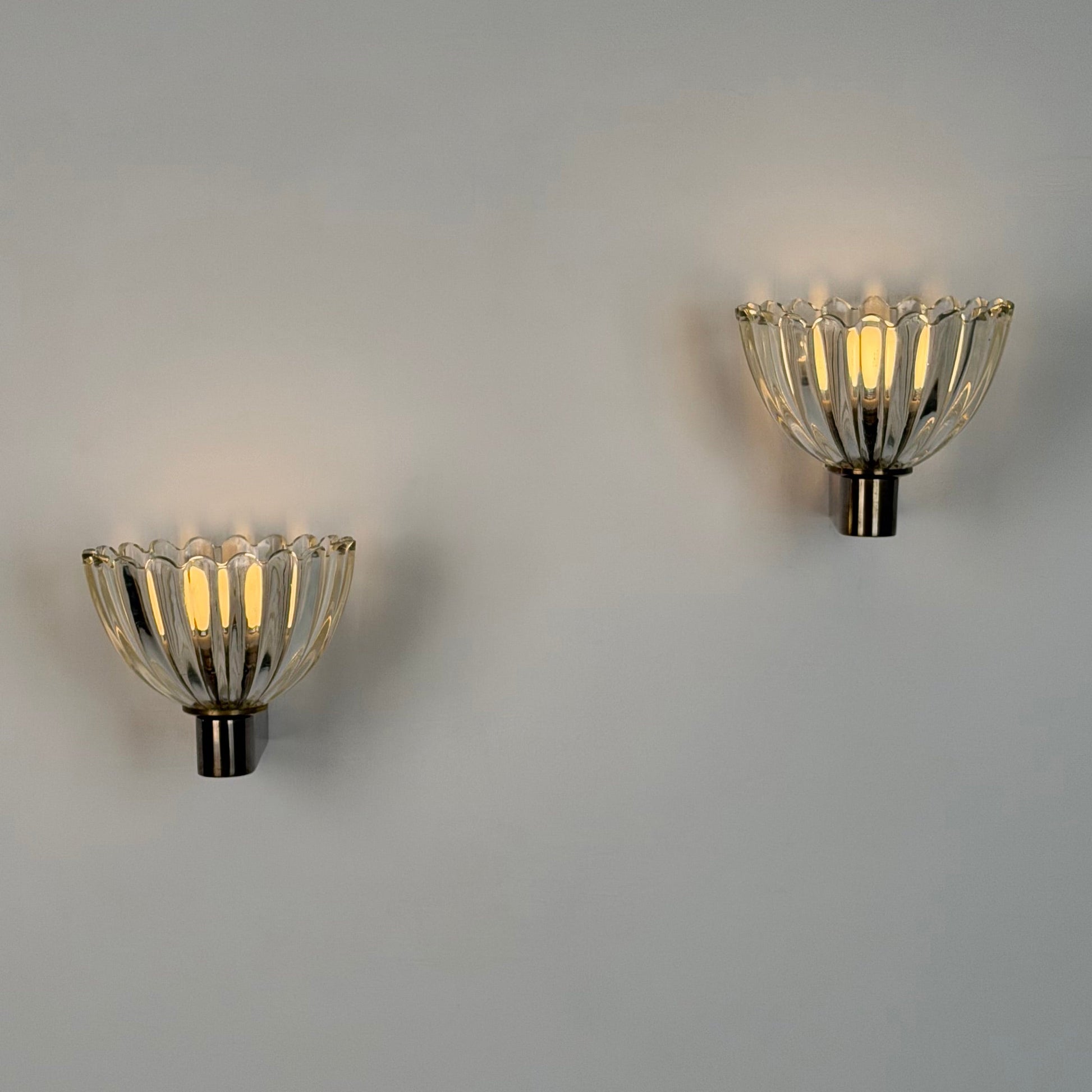 Pair of Murano Crystal Sconces with Suspended Gold Leaf Particles by E. Barovier Sconces
