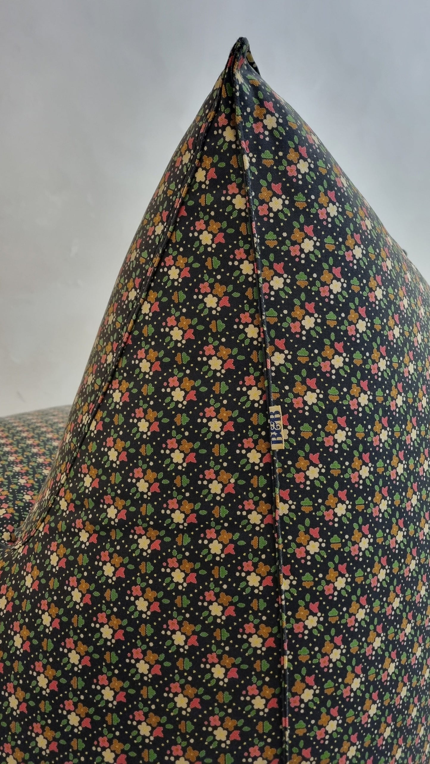 Le Bambole Armchair Designed by Mario Bellini for B&B Italia, 1972 Chairs