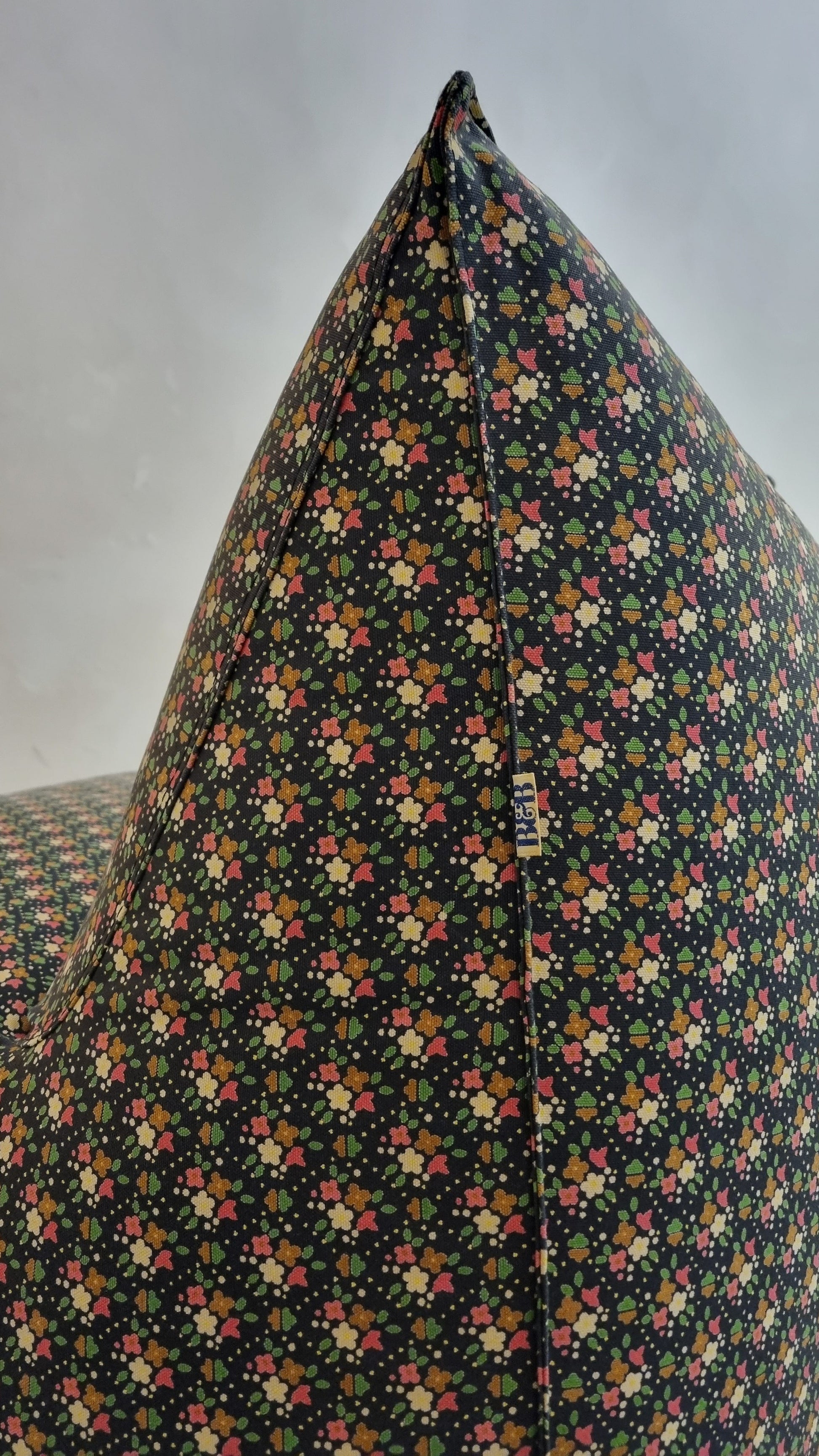 Le Bambole Armchair Designed by Mario Bellini for B&B Italia, 1972 Chairs