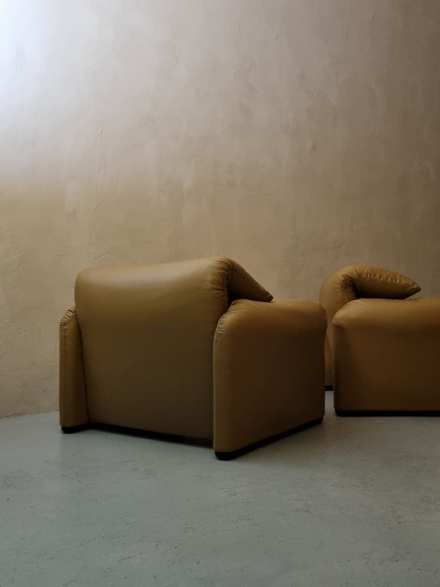 Maralunga Armchairs Designed by Vico Magistretti for Cassina, 1973 Chairs