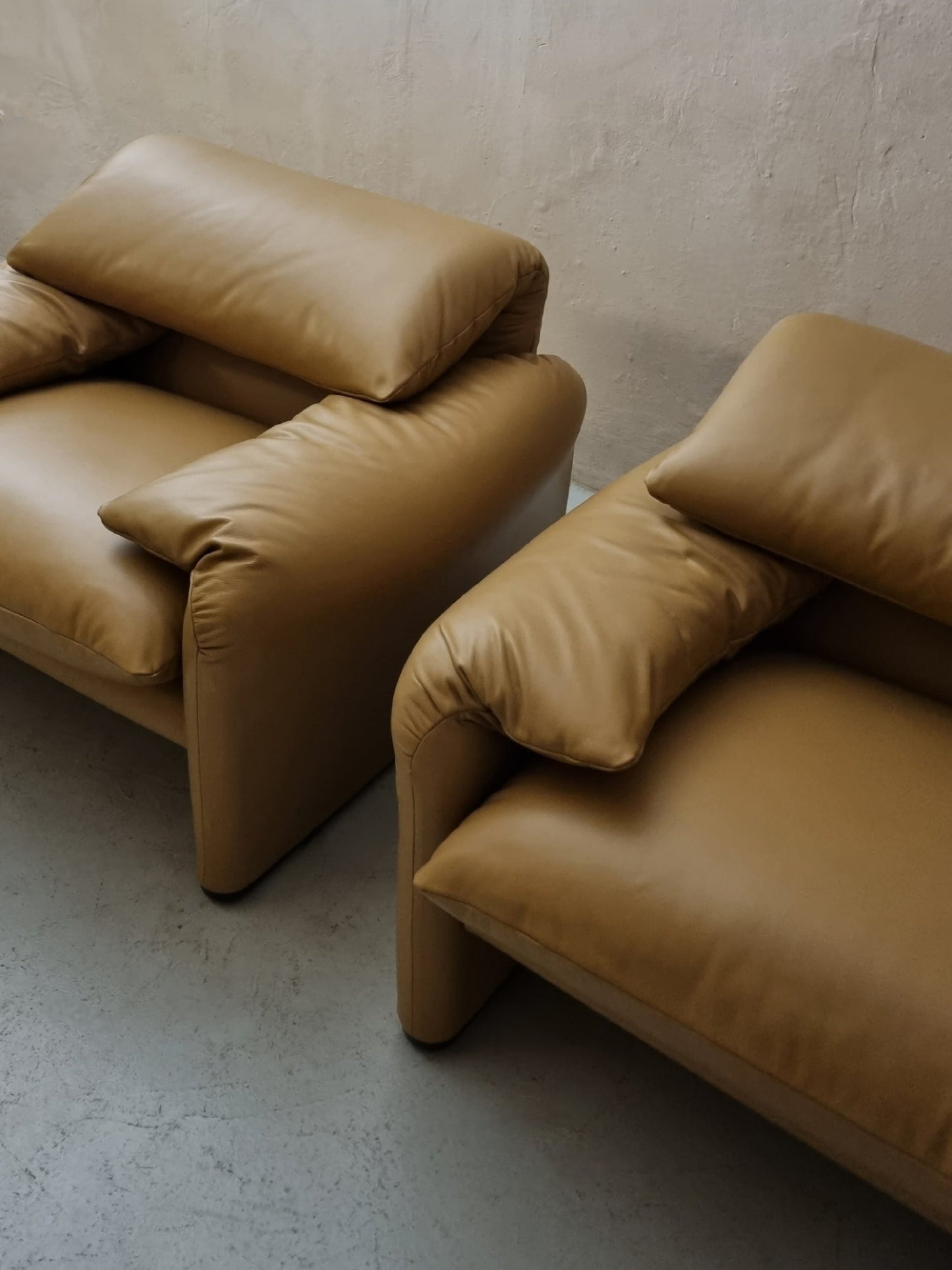 Maralunga Armchairs Designed by Vico Magistretti for Cassina, 1973 Chairs