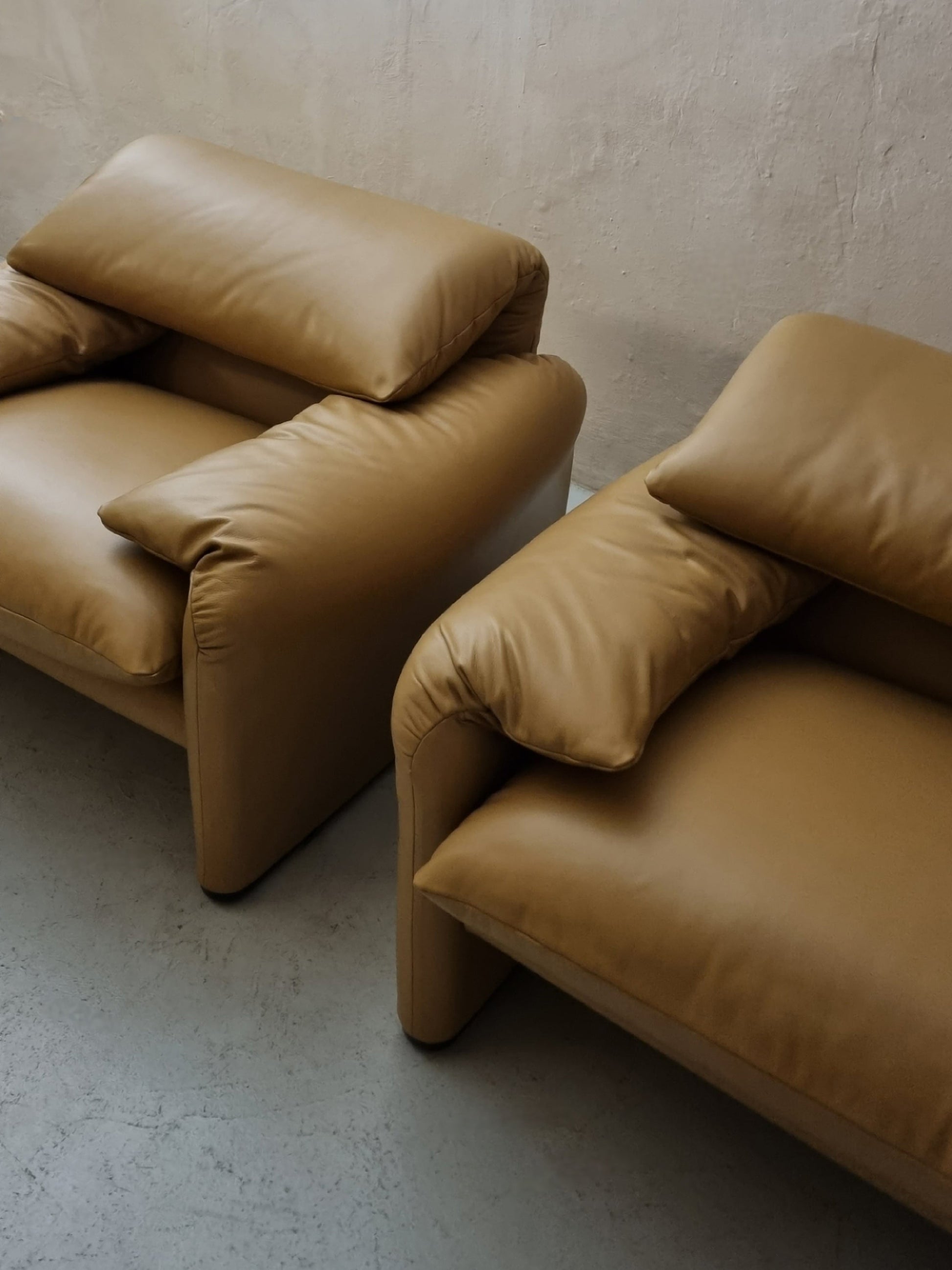 Maralunga Armchairs Designed by Vico Magistretti for Cassina, 1973 Chairs