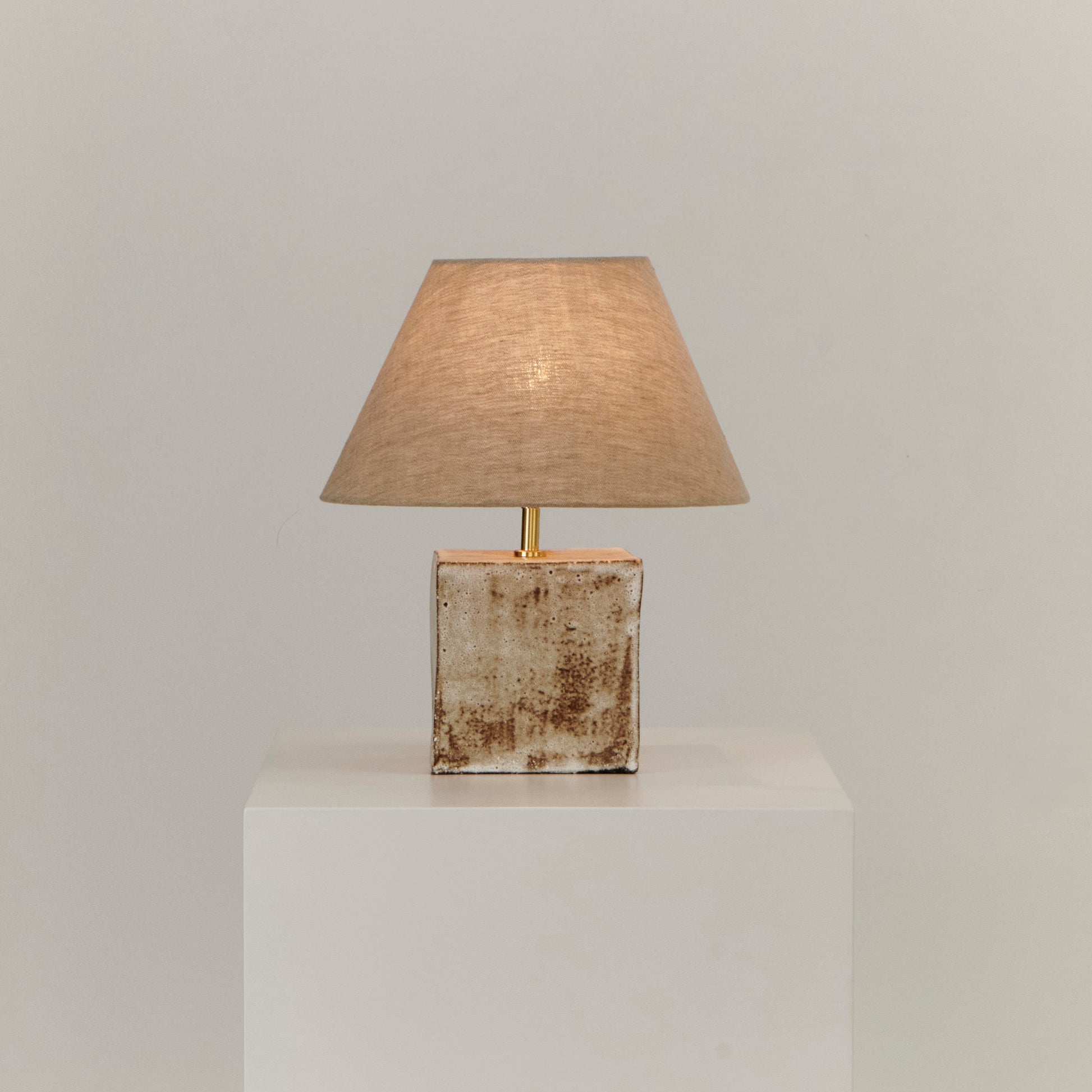 Arouca Table Light No.1 in Coral White Table Lamps