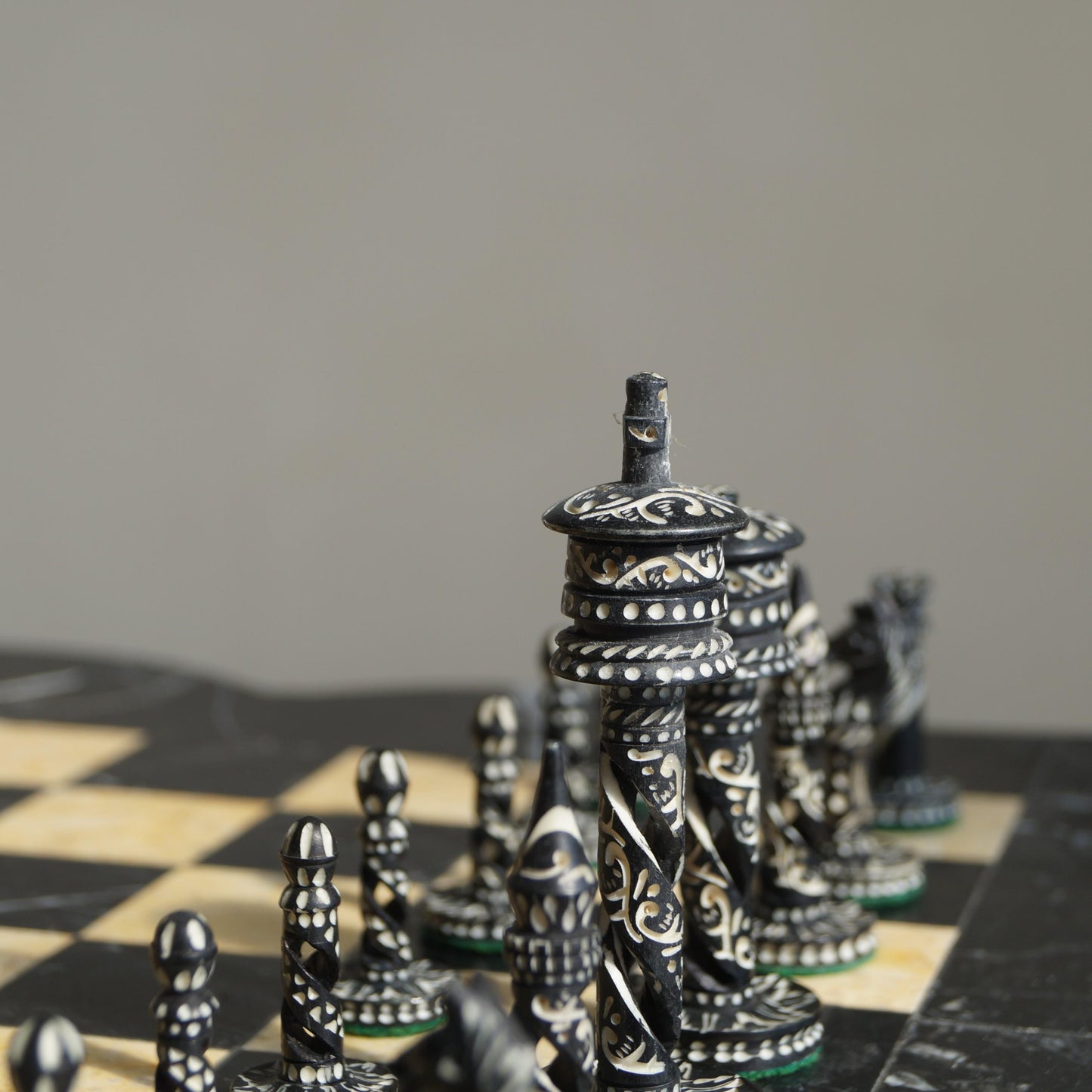 Belgian Art Deco Chess Table in Black and Honey-Toned Marble, 1920s Game Tables