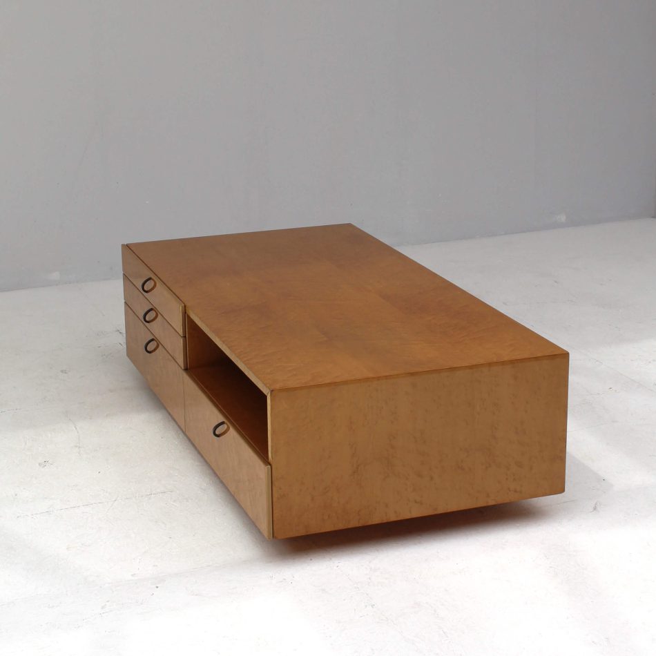 Birdseye Maple Coffee Table by Giovanni Offredi Coffee Tables