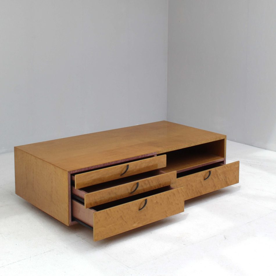 Birdseye Maple Coffee Table by Giovanni Offredi Coffee Tables