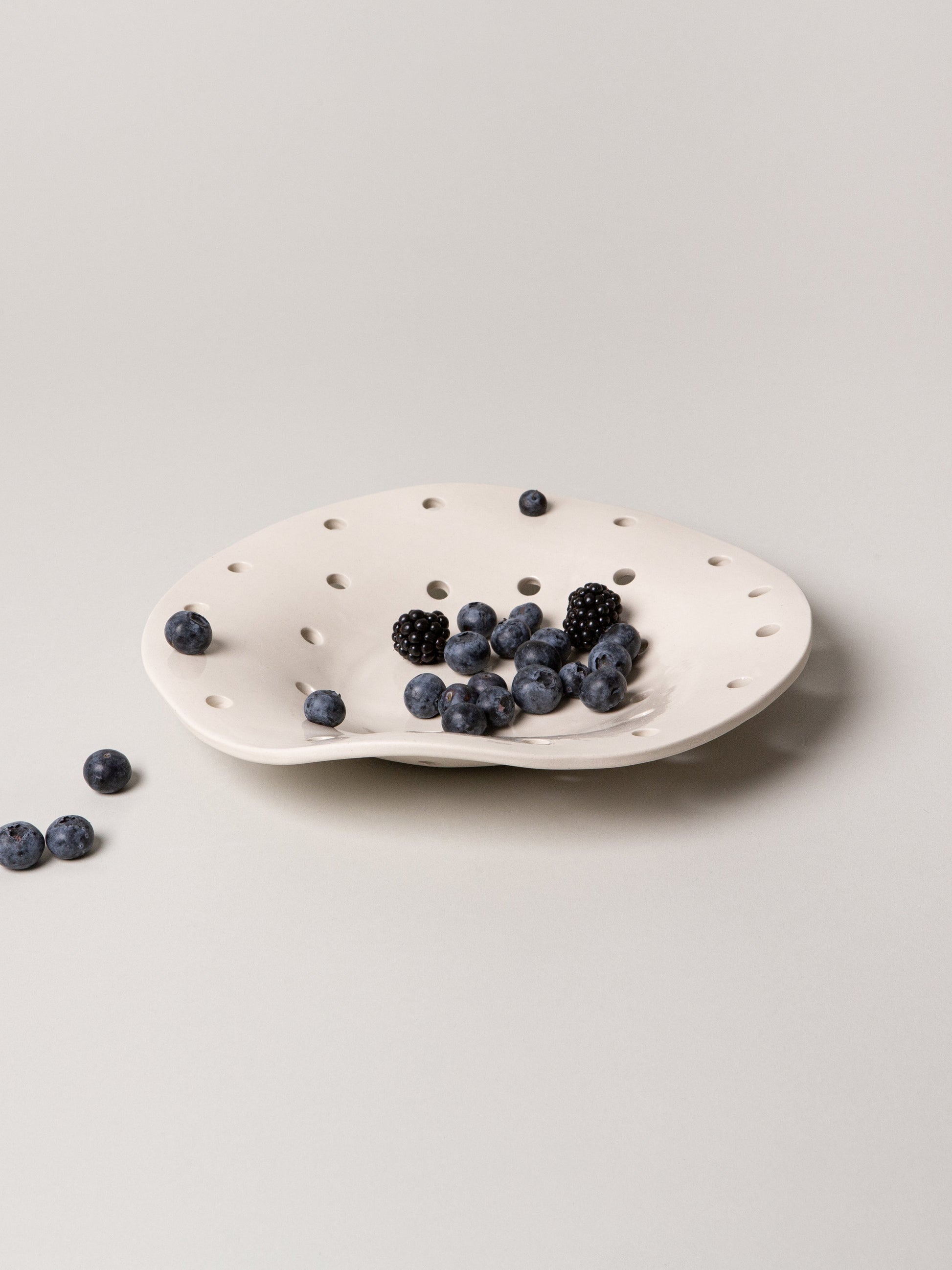 Bora Berry Bowl by SIN Serveware