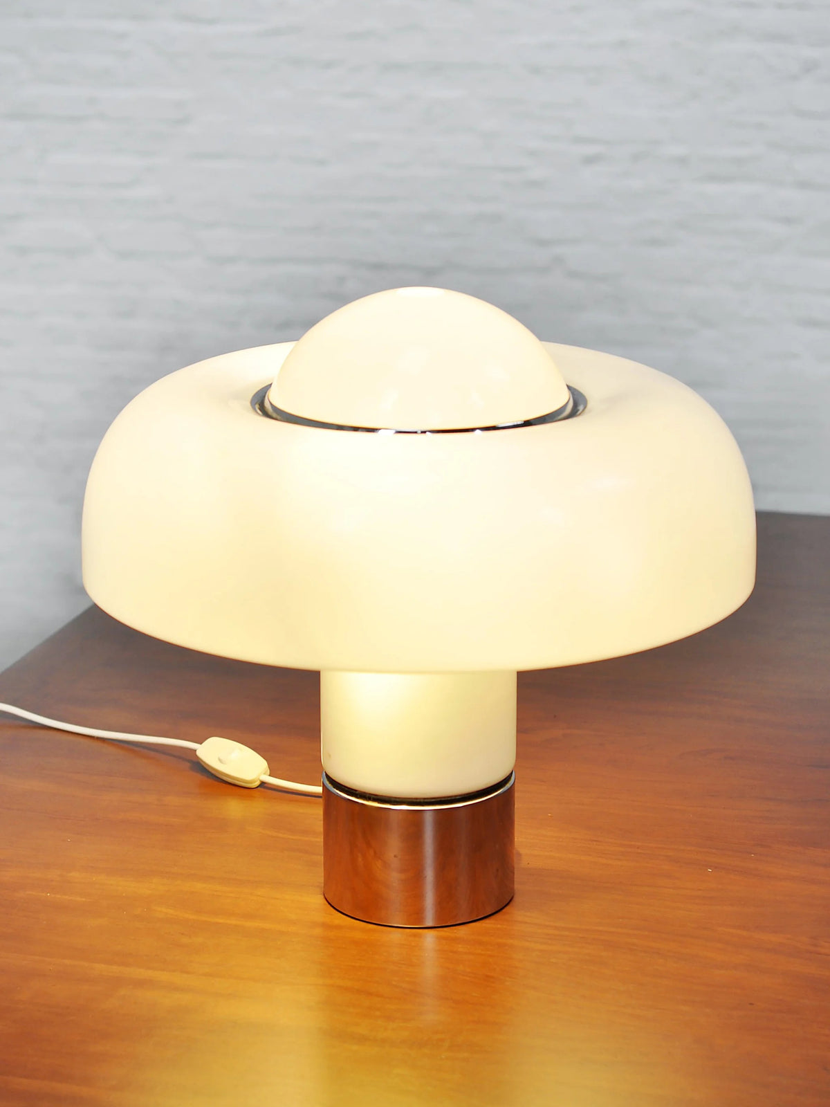 1970s Luigi Massoni Brumbury Table Lamp, Acrylic and Chromed Metal Table Lamps