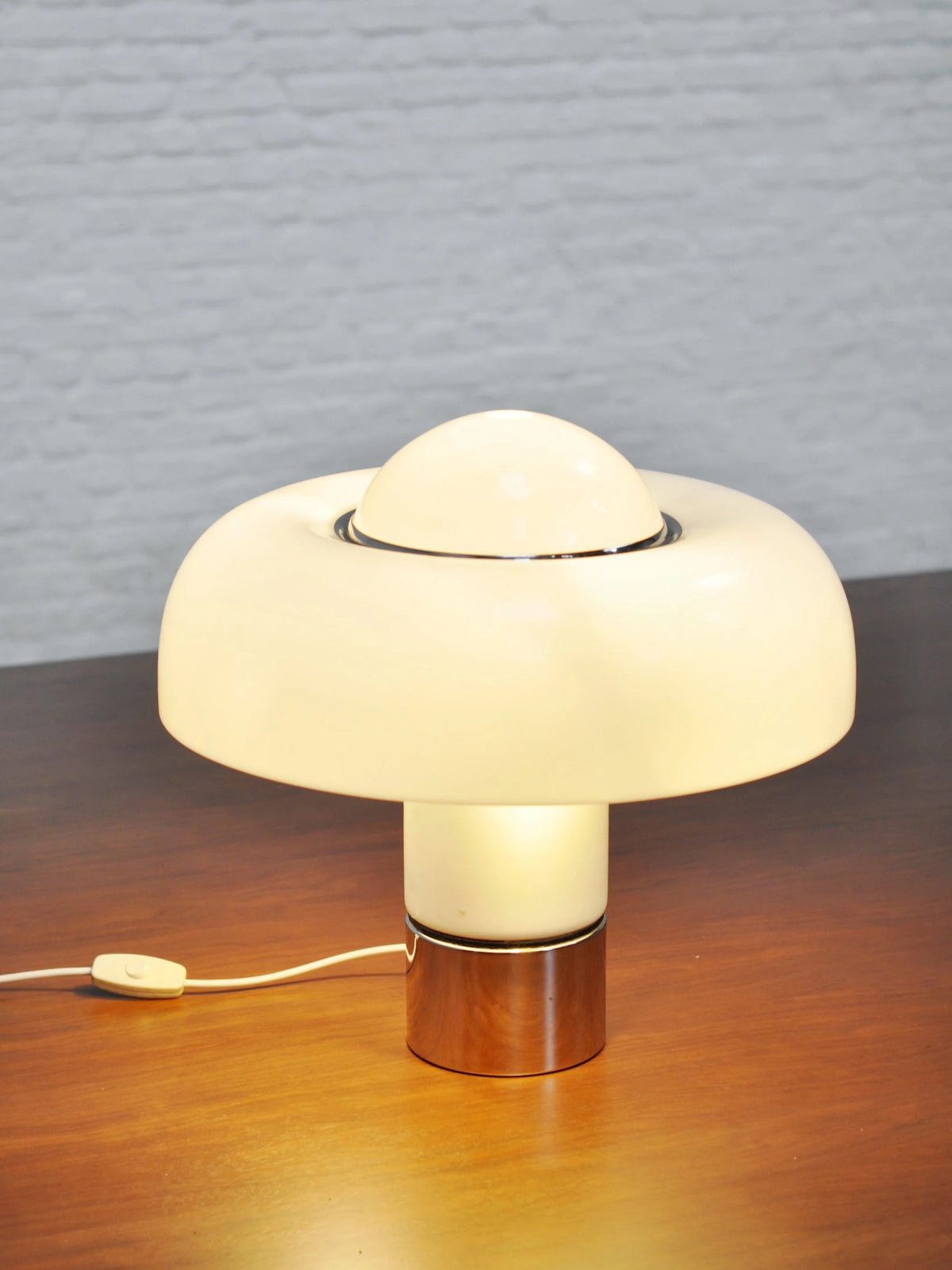 1970s Luigi Massoni Brumbury Table Lamp, Acrylic and Chromed Metal Table Lamps