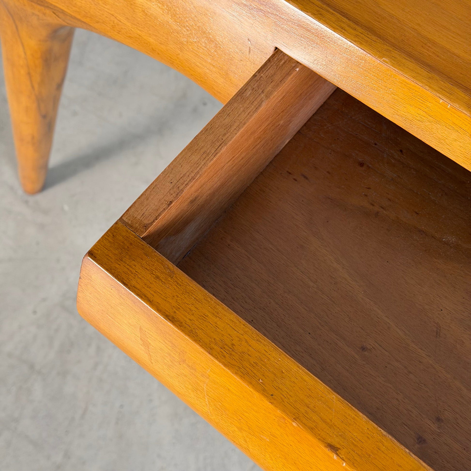 Carlo De Carli Sculptural Writing Desk in Walnut, Italy, 1950s Desks