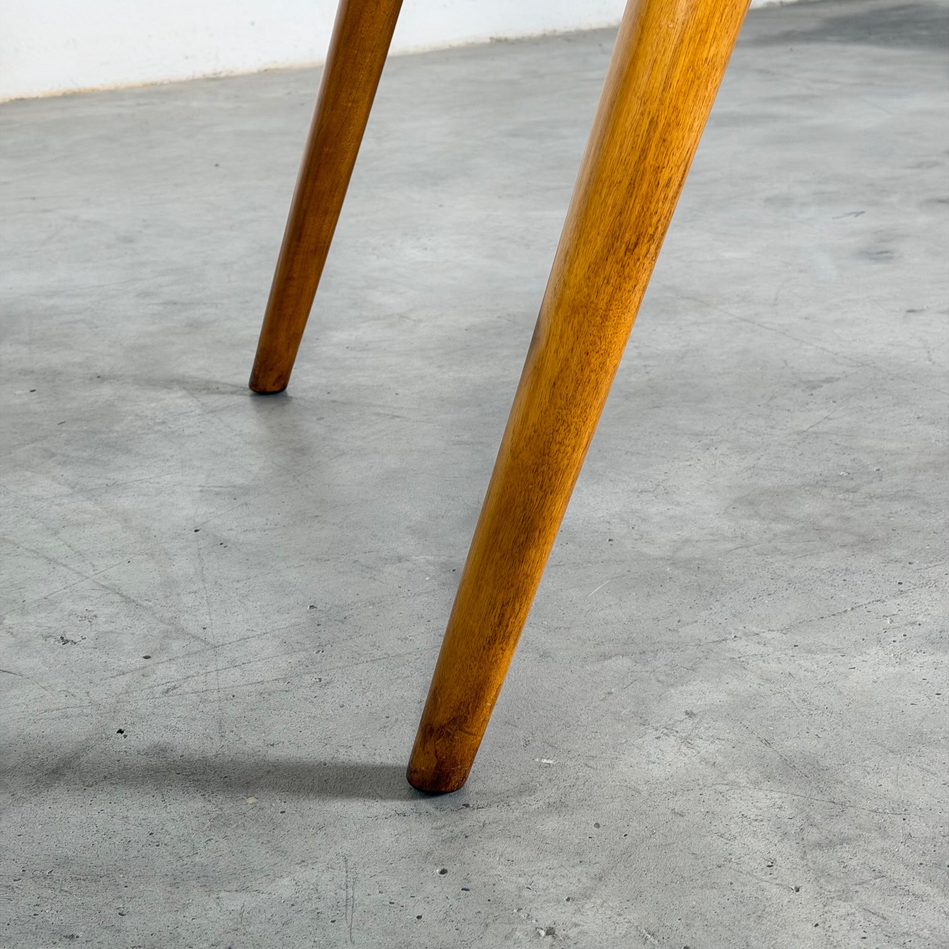 Carlo De Carli Sculptural Writing Desk in Walnut, Italy, 1950s Desks