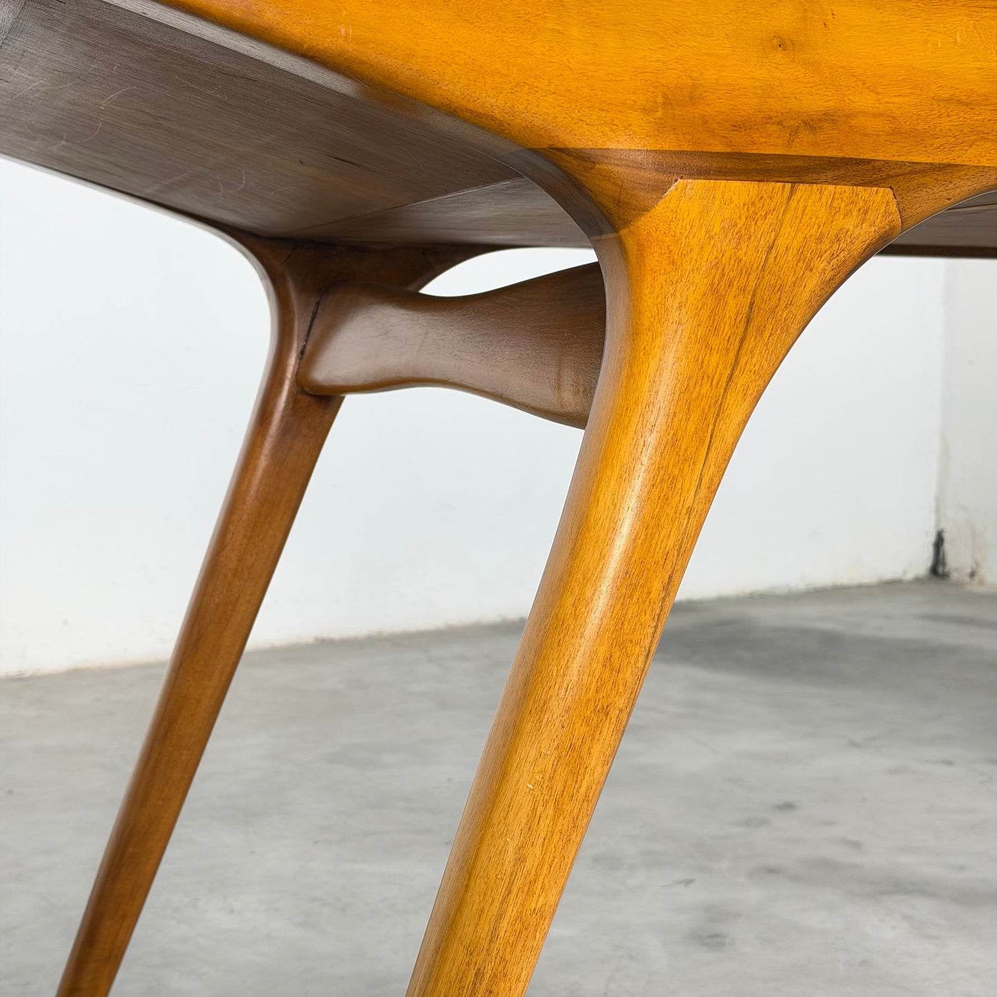 Carlo De Carli Sculptural Writing Desk in Walnut, Italy, 1950s Desks