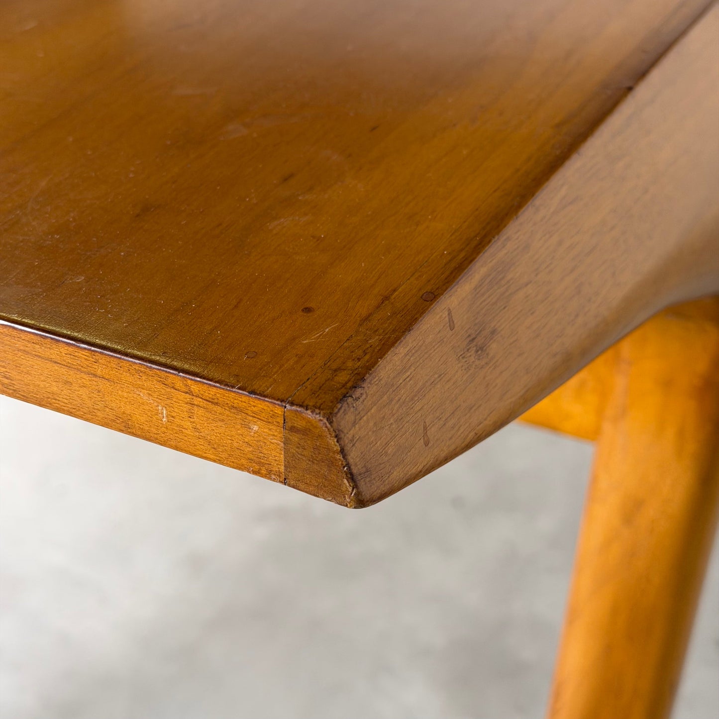 Carlo De Carli Sculptural Writing Desk in Walnut, Italy, 1950s Desks