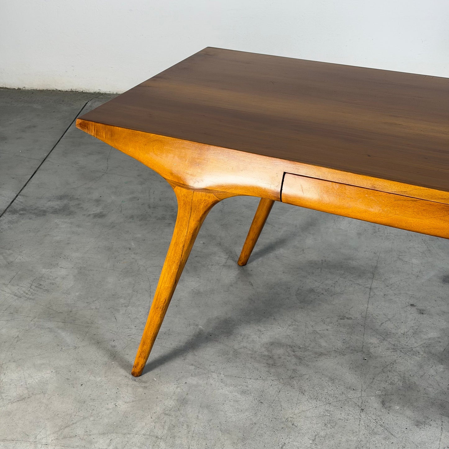 Carlo De Carli Sculptural Writing Desk in Walnut, Italy, 1950s Desks