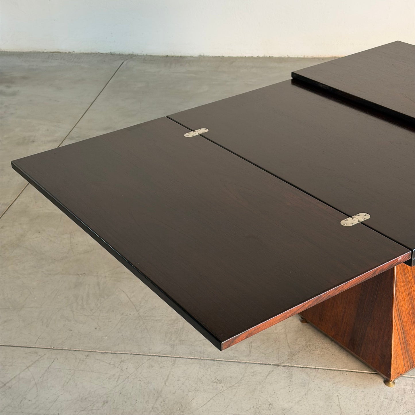 "Chelsea" Extendable Dining Table by Vittorio Introini for Saporiti, 1960s Dining Tables