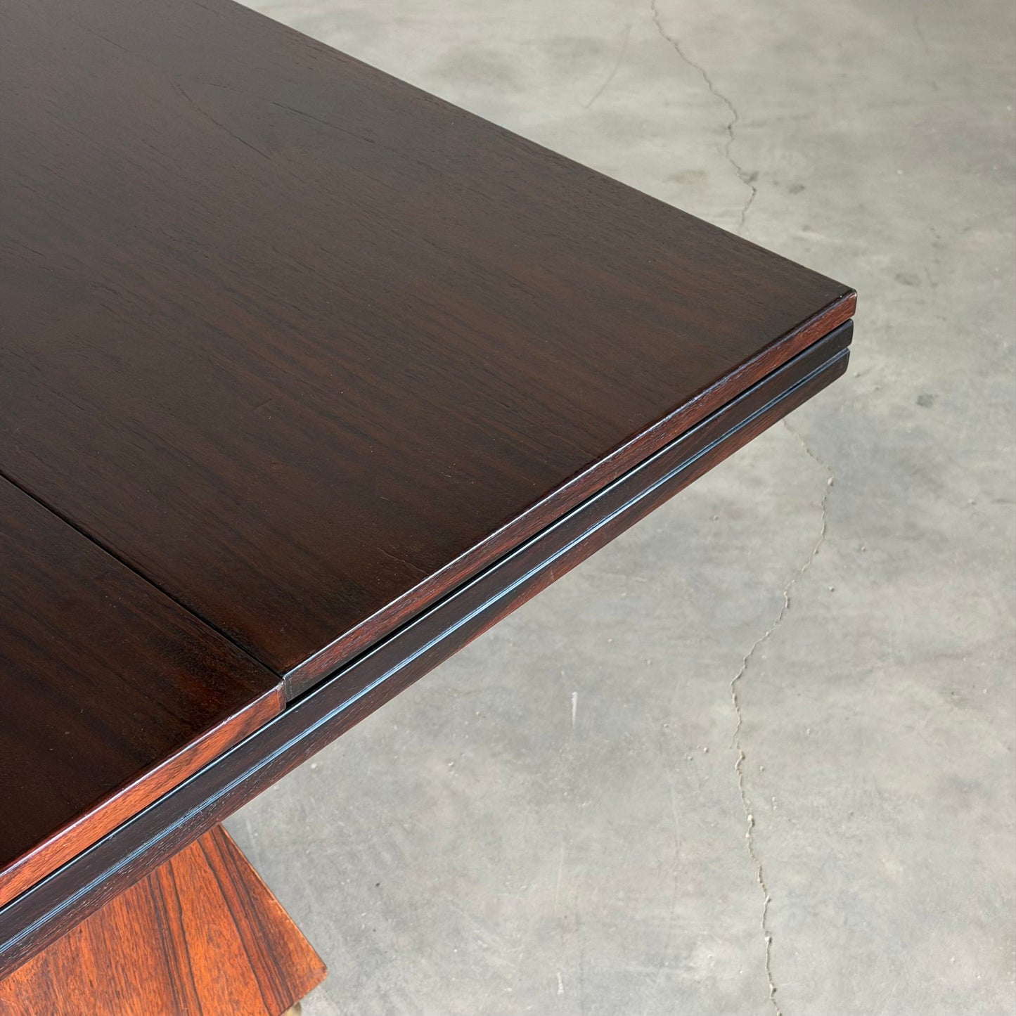 "Chelsea" Extendable Dining Table by Vittorio Introini for Saporiti, 1960s Dining Tables