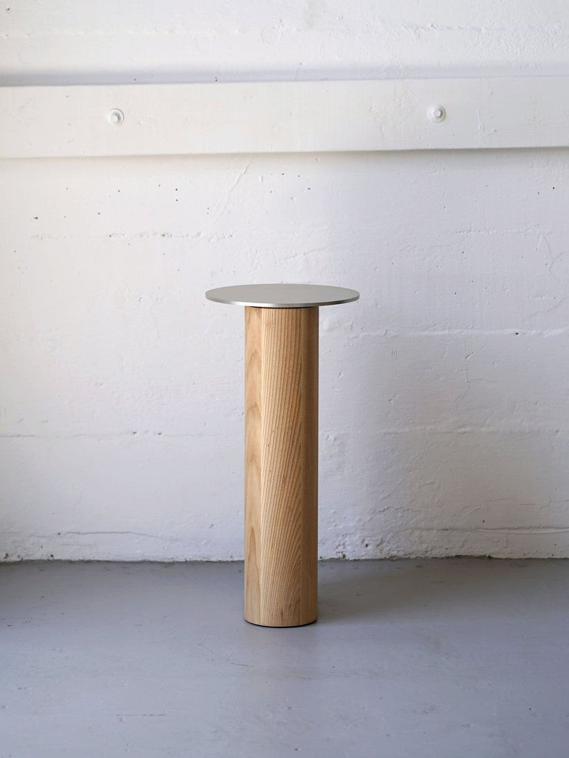 Colossal I Drinks Table End Tables
