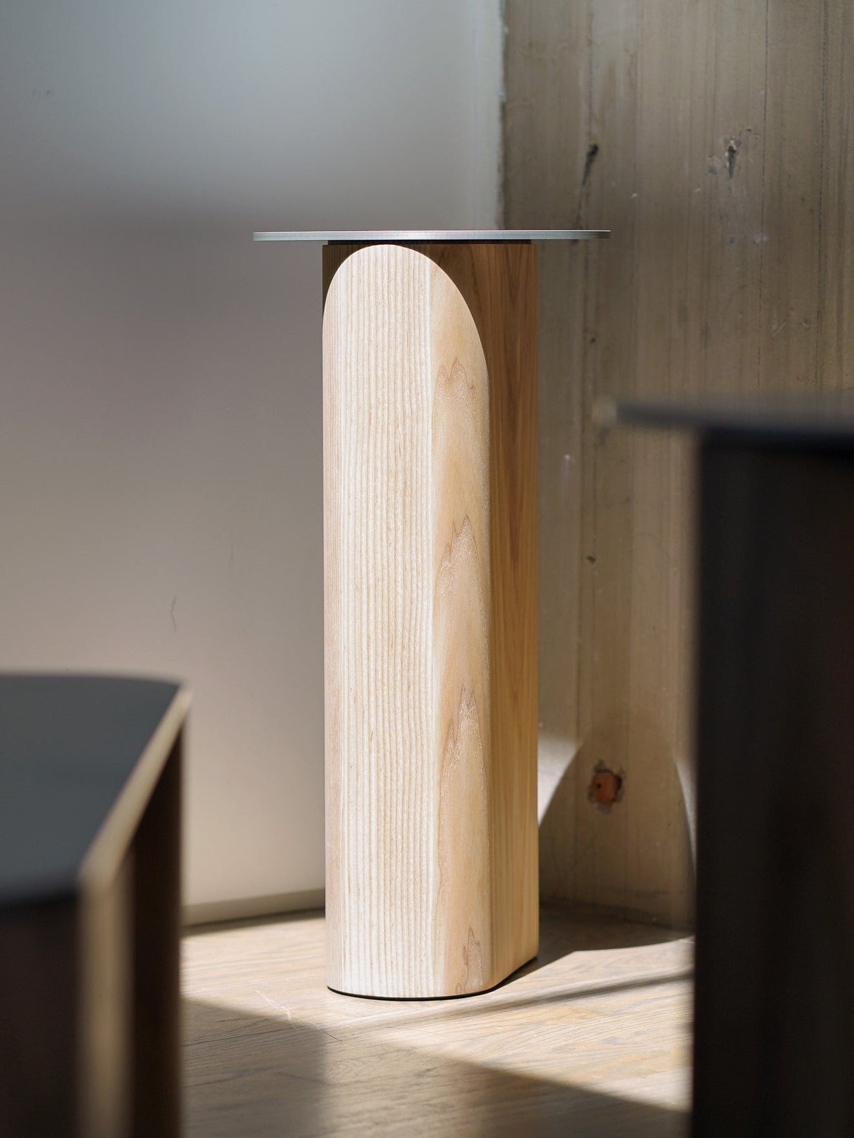 Colossal I Drinks Table End Tables