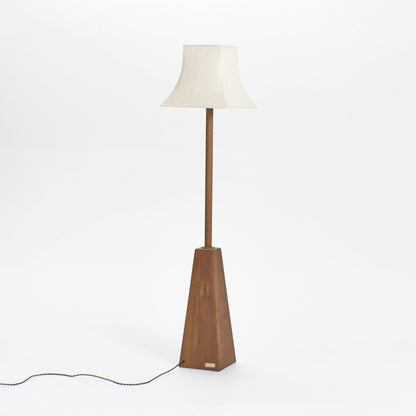 Coquete Floor Light in Oak Wood Floor Lamps
