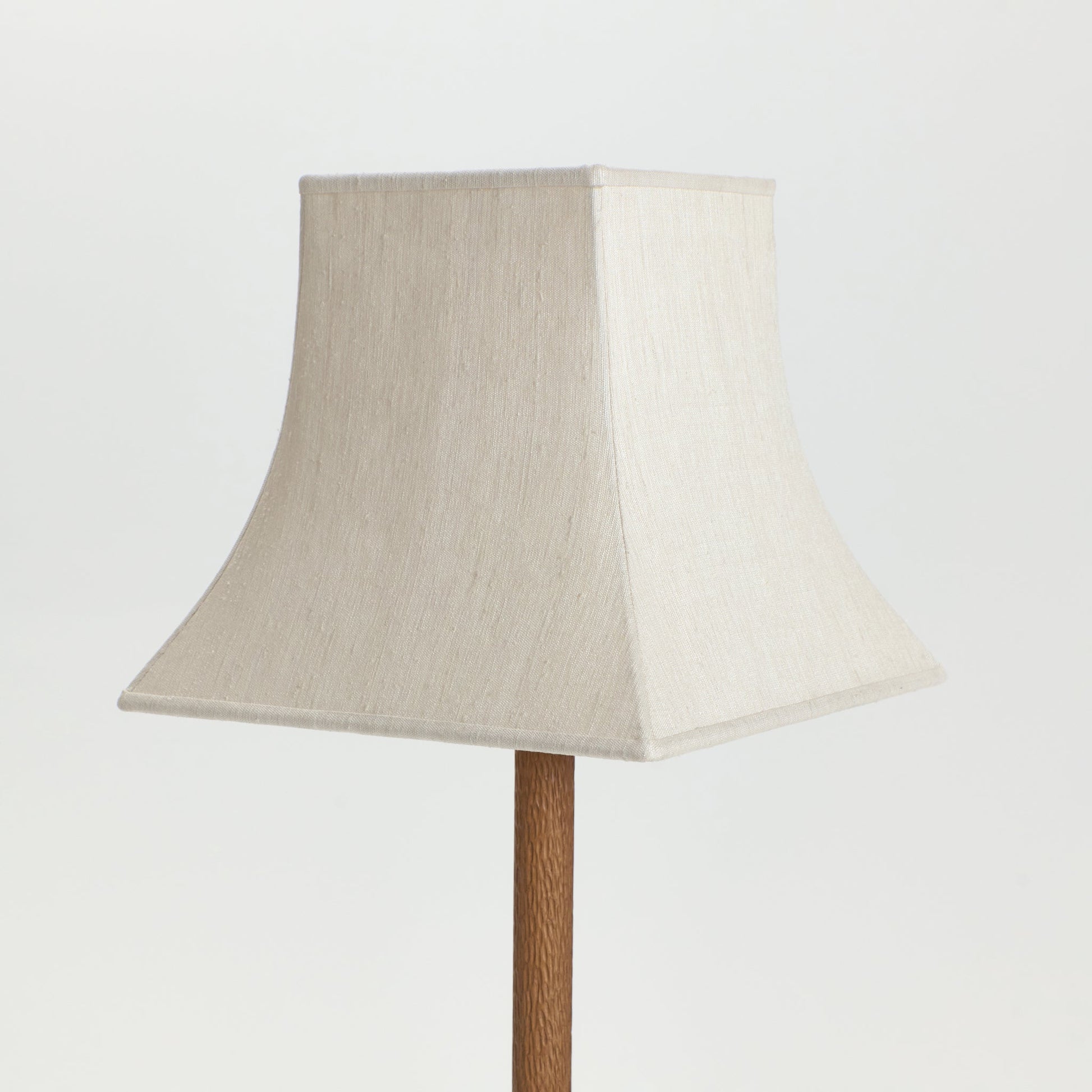 Coquete Floor Light in Oak Wood Floor Lamps