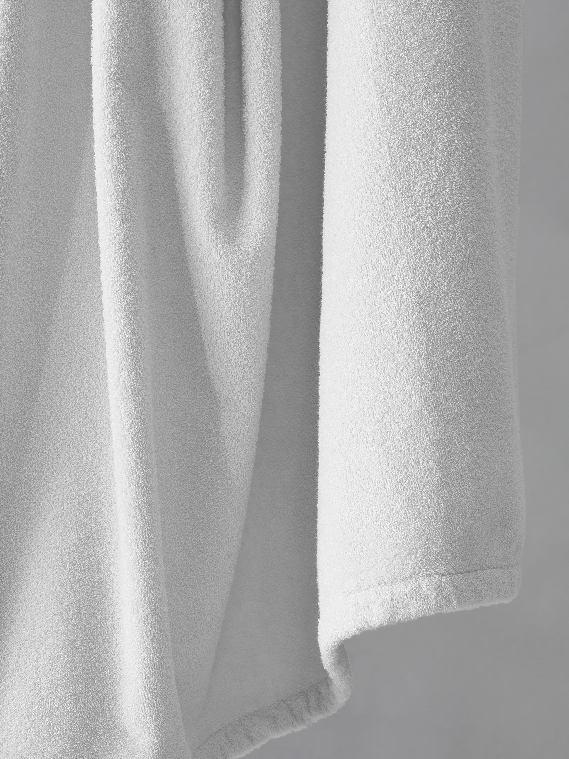 Crisp Bath Towel in Bianco by Society Limonta