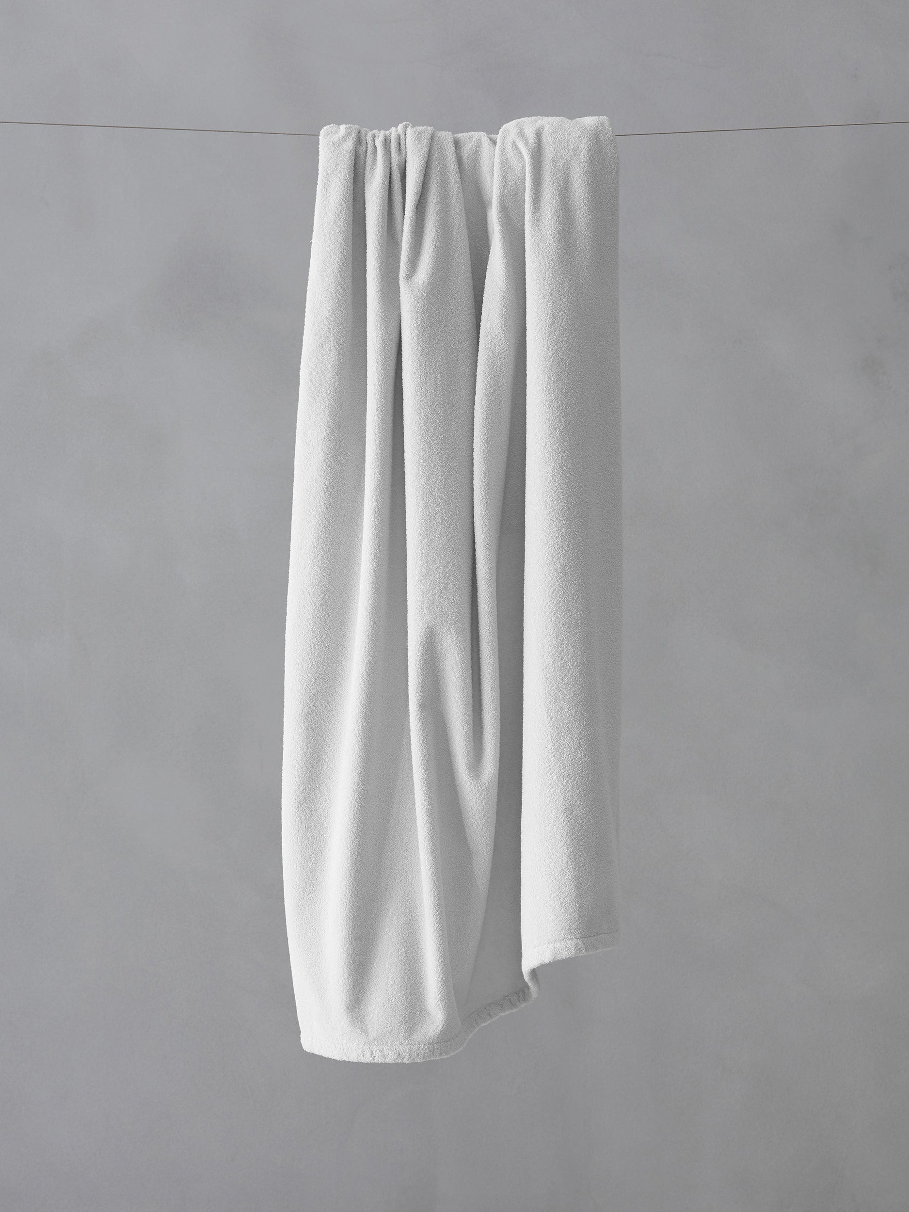 Crisp Bath Towel in Bianco by Society Limonta