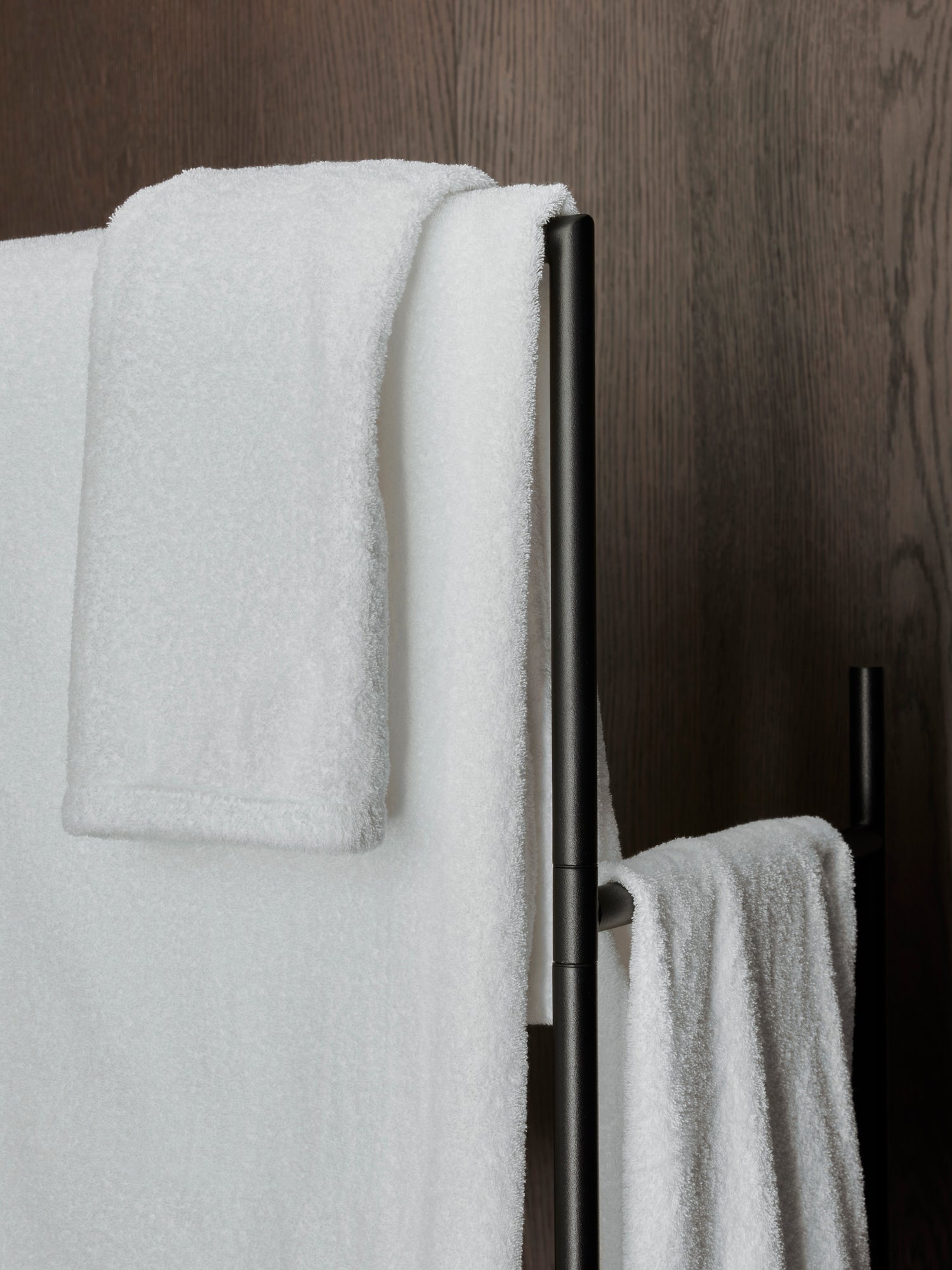 Crisp Towel Set in Bianco by Society Limonta 