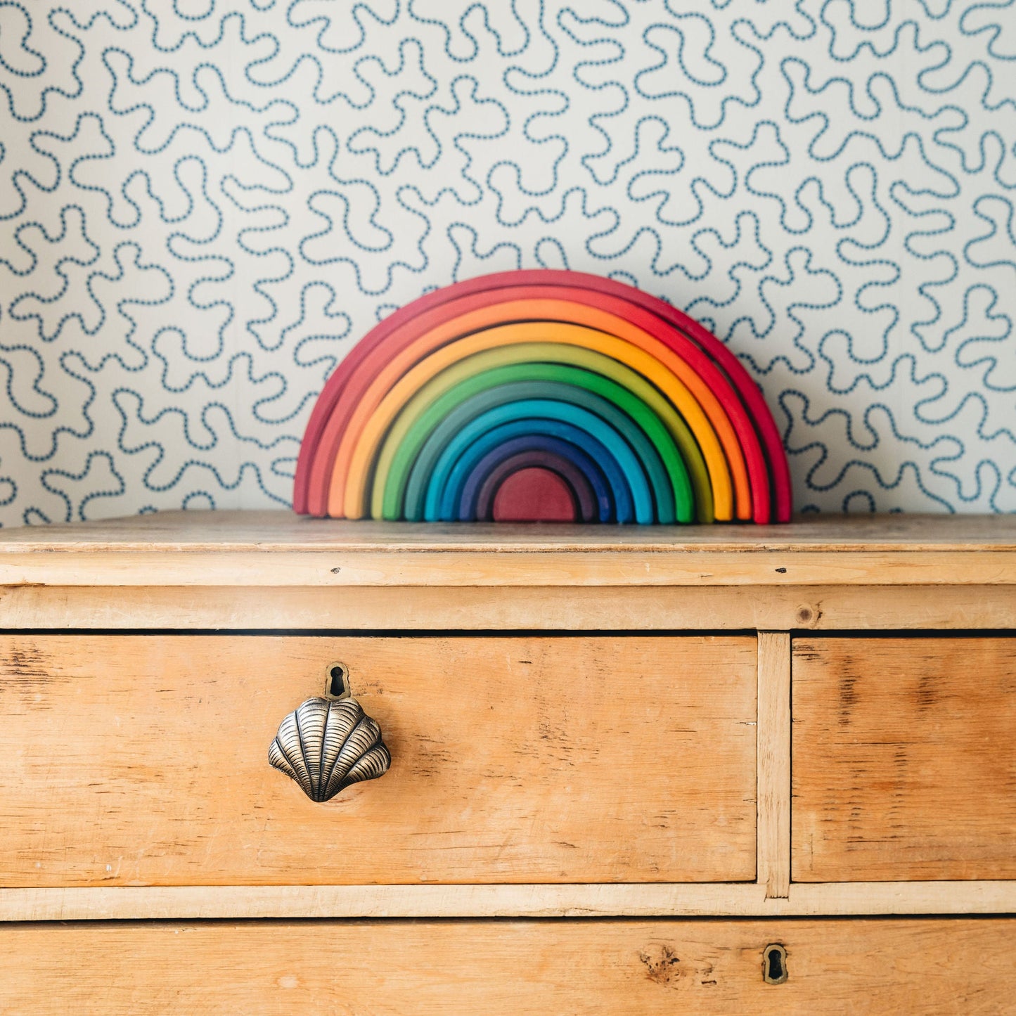 Curved Shell Knob Hardware