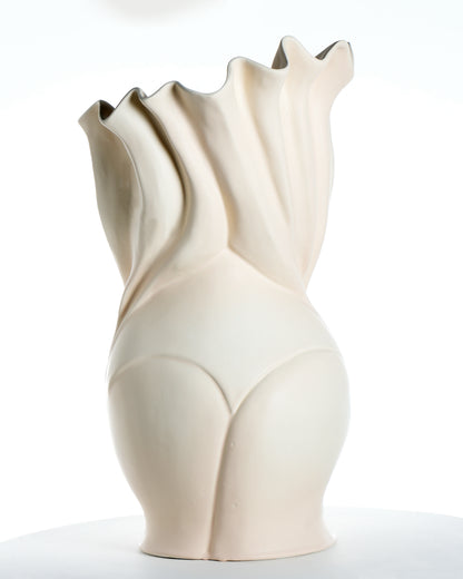 Donne in Movimento Vase - Matte Light Pink, 2023