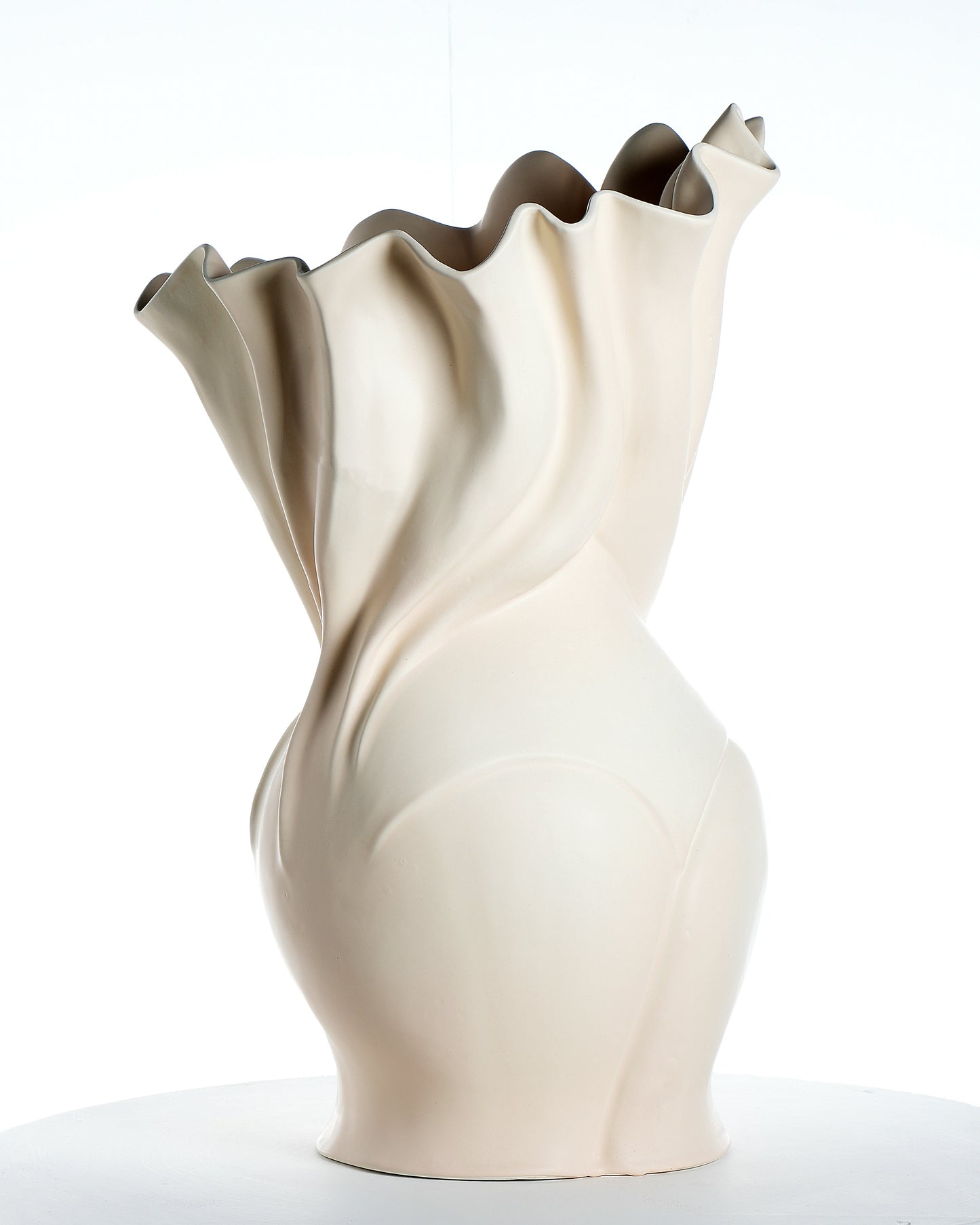 Donne in Movimento Vase - Matte Light Pink, 2023