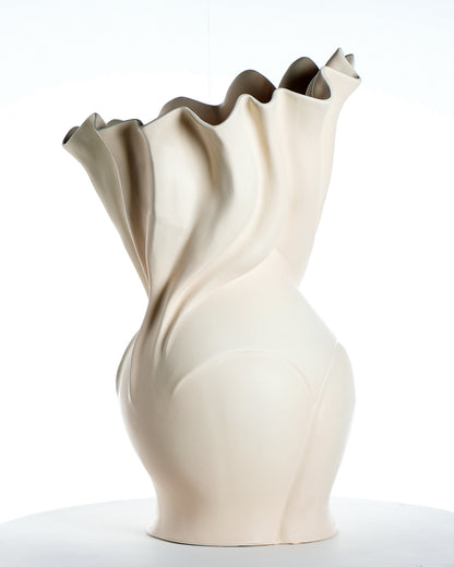 Donne in Movimento Vase - Matte Light Pink, 2023