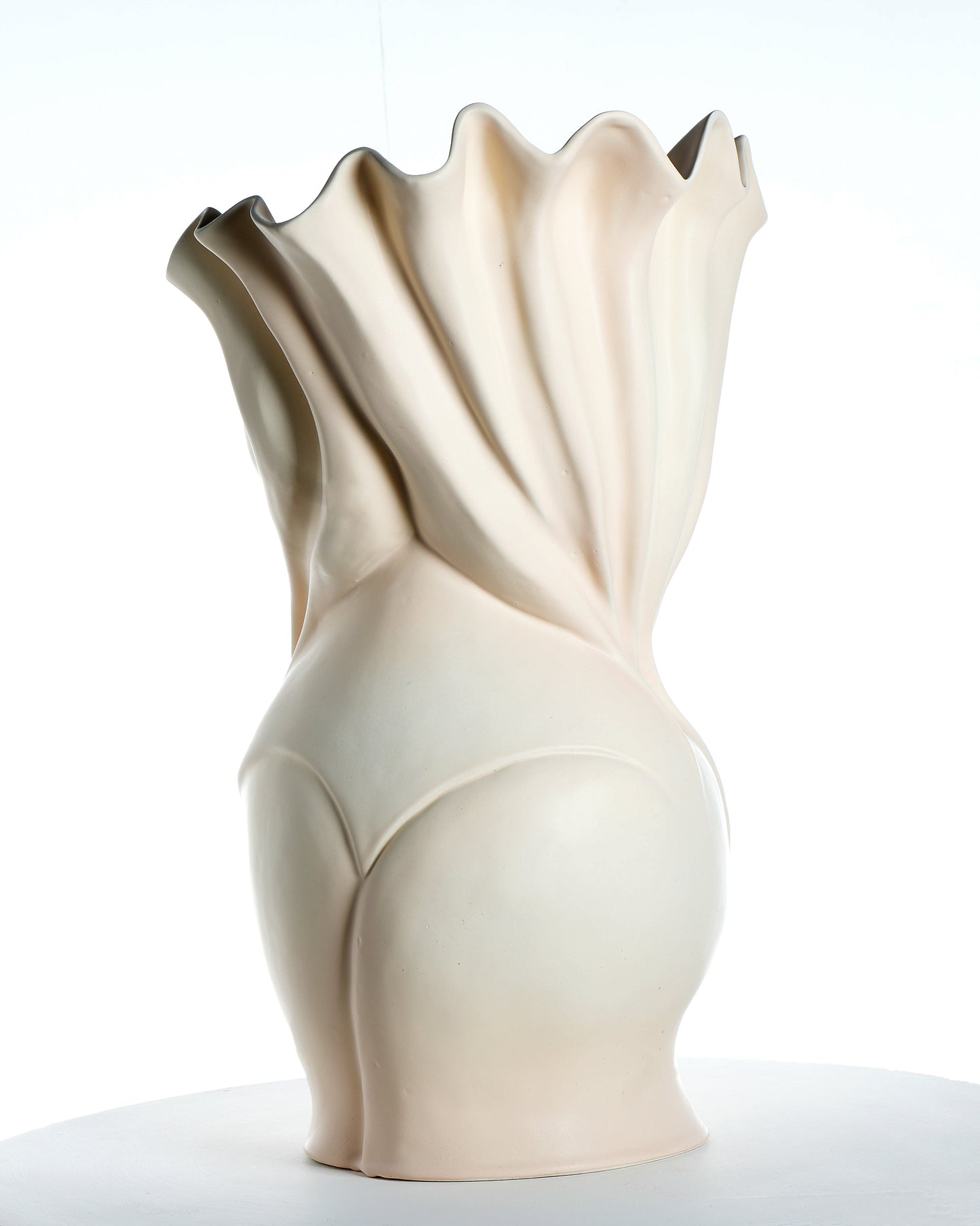 Donne in Movimento Vase - Matte Light Pink, 2023