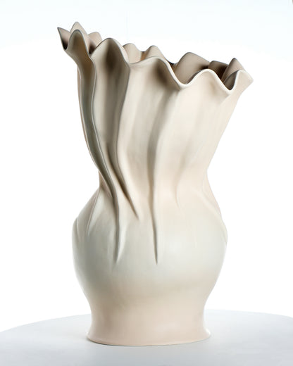 Donne in Movimento Vase - Matte Light Pink, 2023