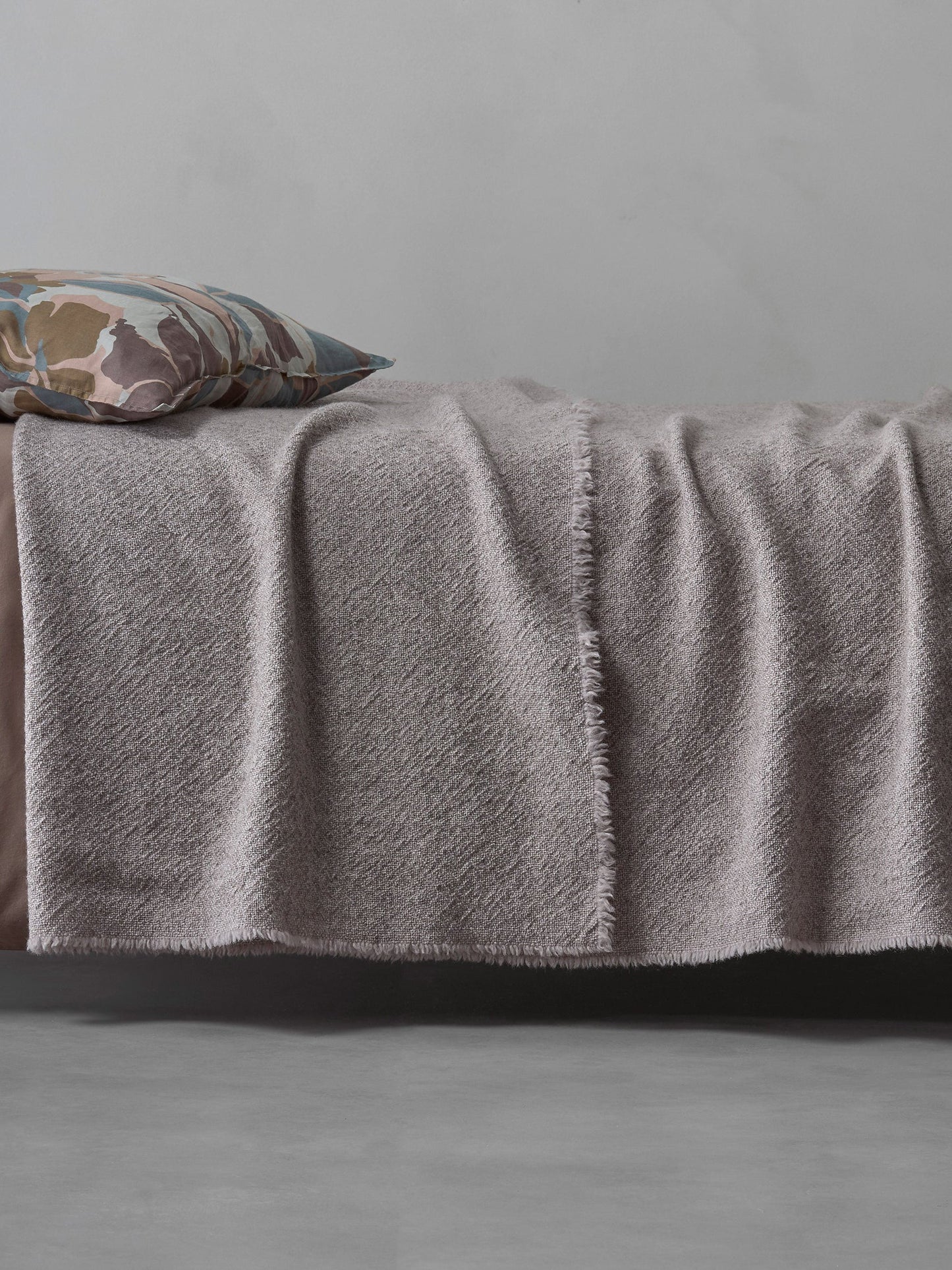 Des Blanket in Quarzo by Society Limonta