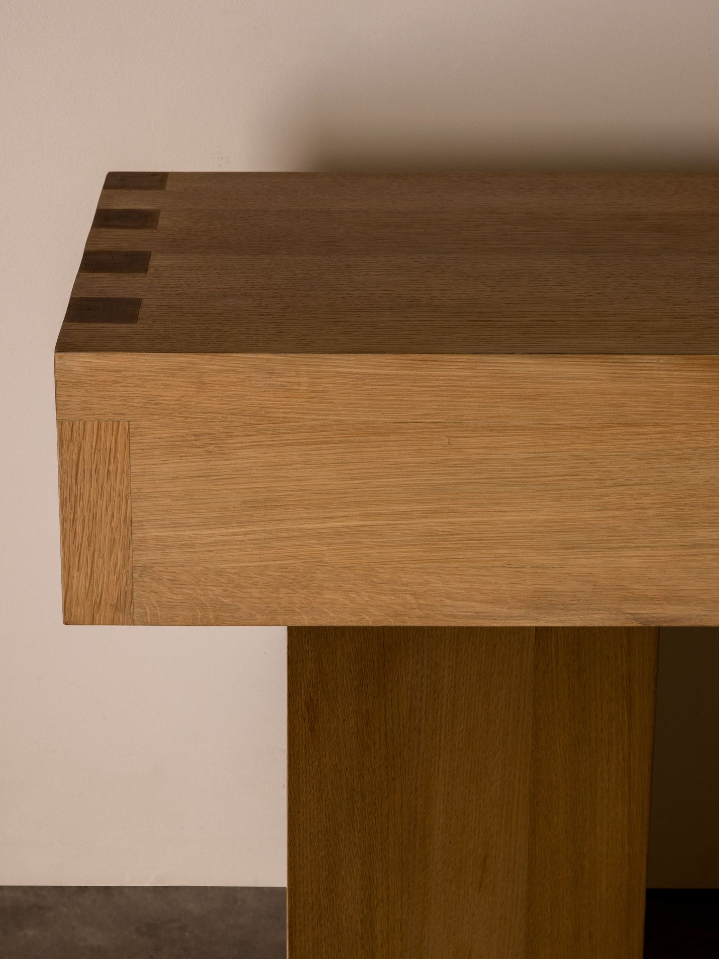 Dovetail Console Consoles