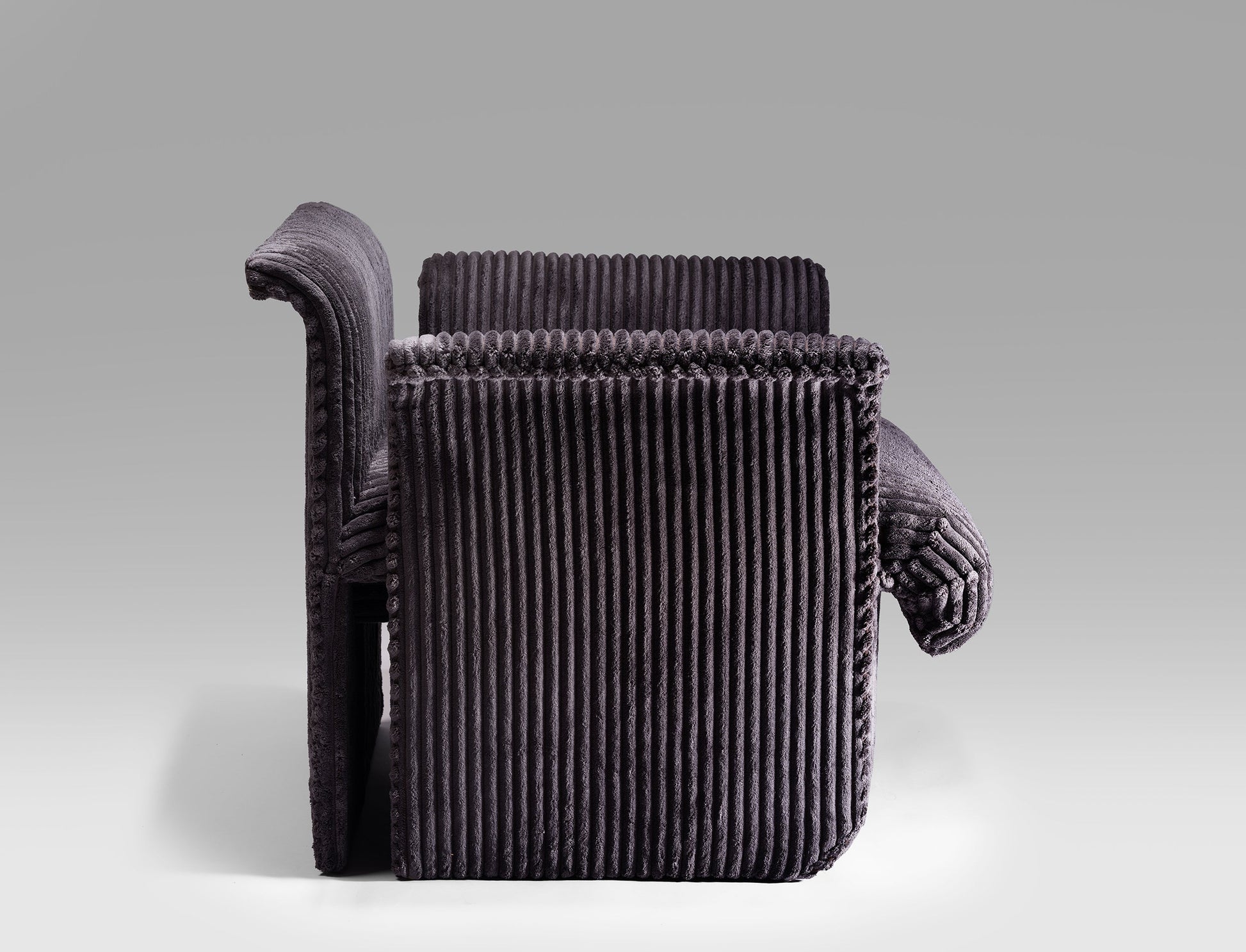 Dry Kiss Lounge Chair Chairs