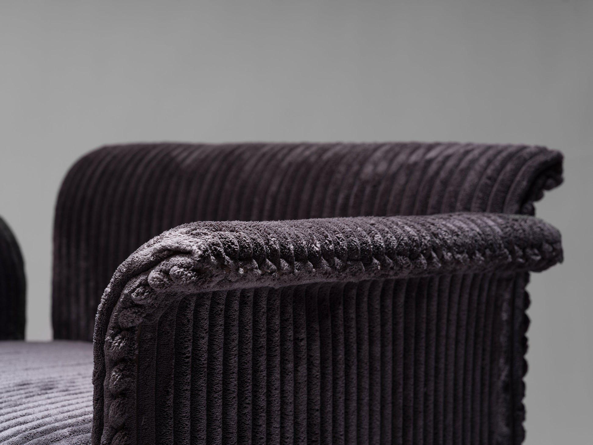 Dry Kiss Lounge Chair Chairs