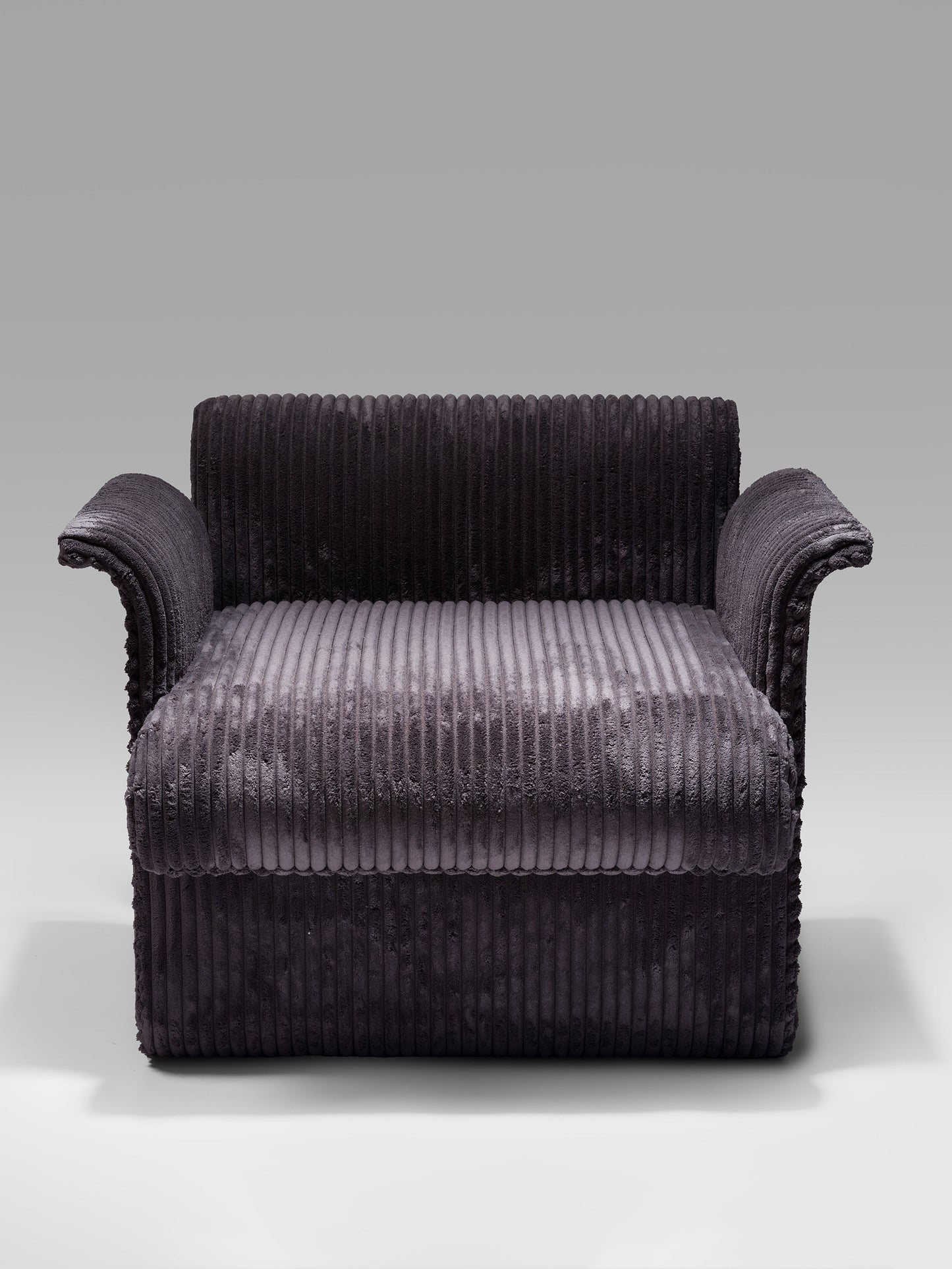 Dry Kiss Lounge Chair Chairs