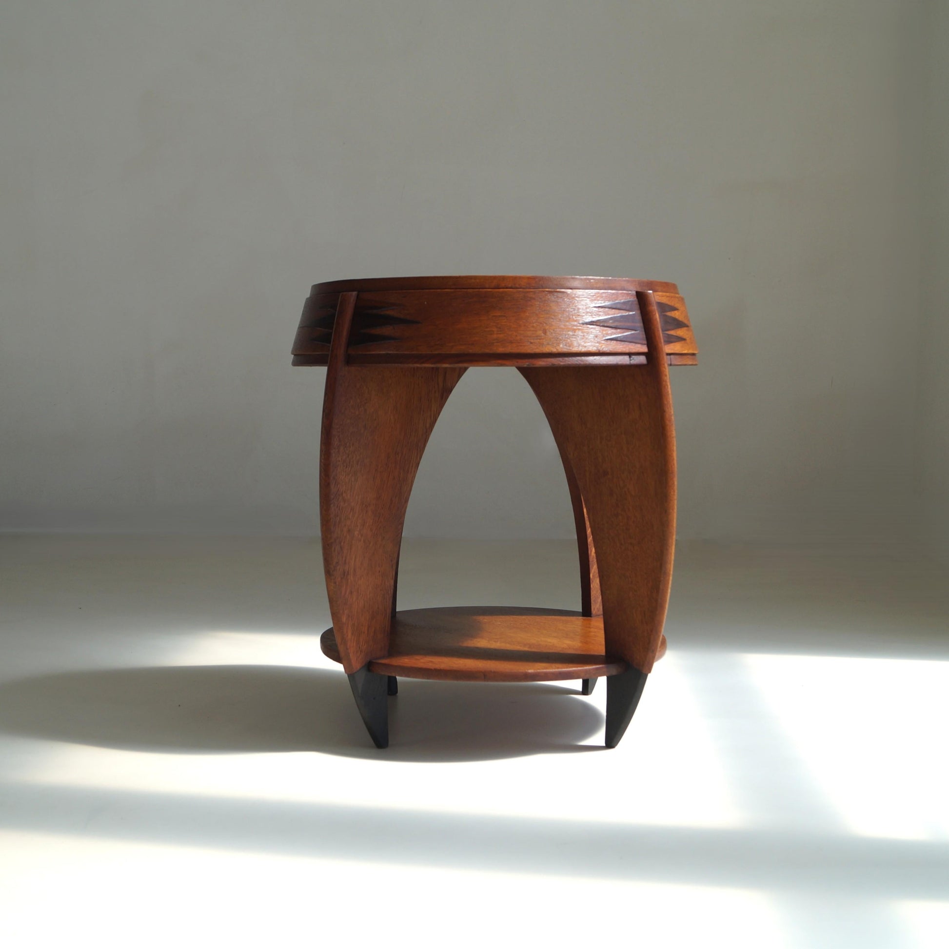 Dutch Art Deco Amsterdam School Side Table NR.301 by P.E.L. Izeren, 1920s End Tables