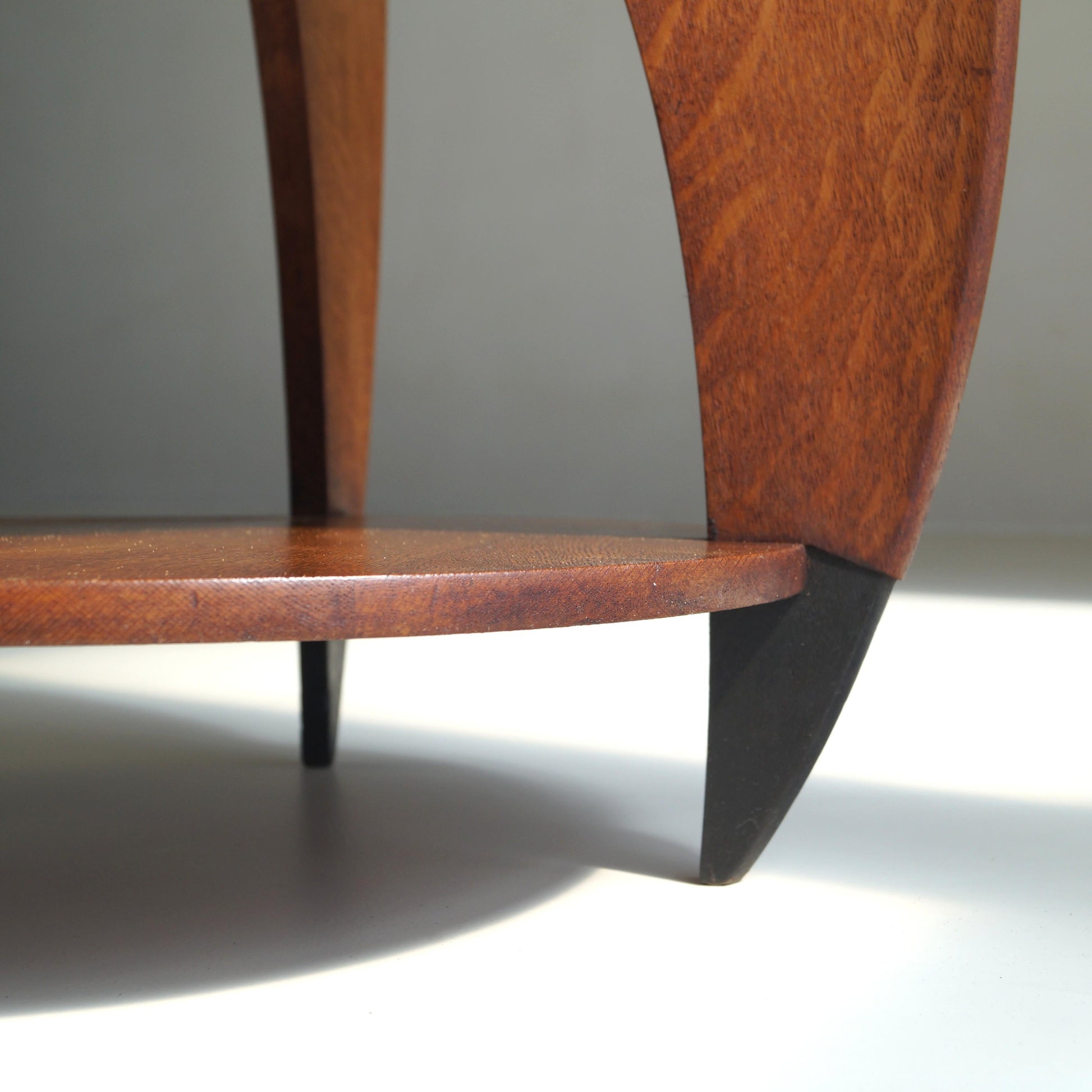 Dutch Art Deco Amsterdam School Side Table NR.301 by P.E.L. Izeren, 1920s End Tables