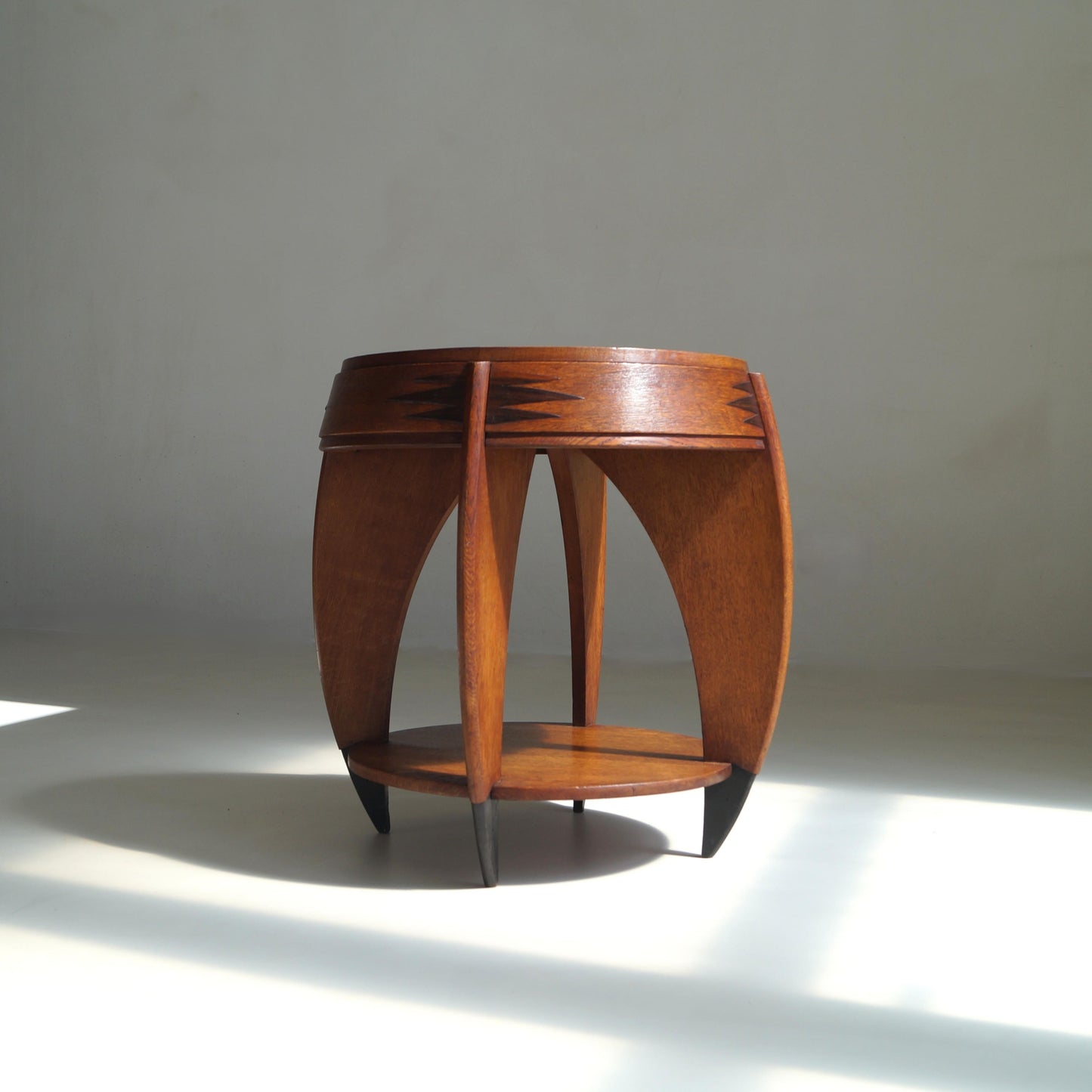 Dutch Art Deco Amsterdam School Side Table NR.301 by P.E.L. Izeren, 1920s End Tables