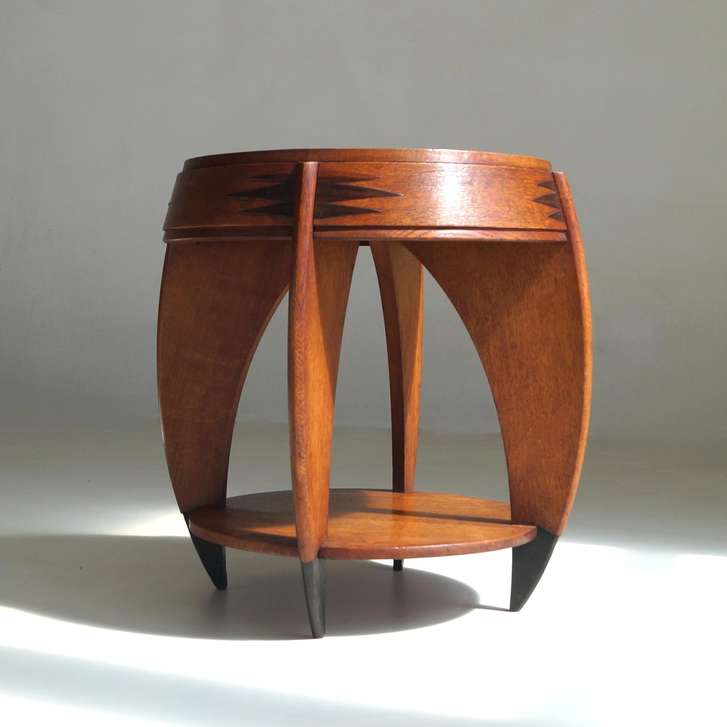 Dutch Art Deco Amsterdam School Side Table NR.301 by P.E.L. Izeren, 1920s End Tables