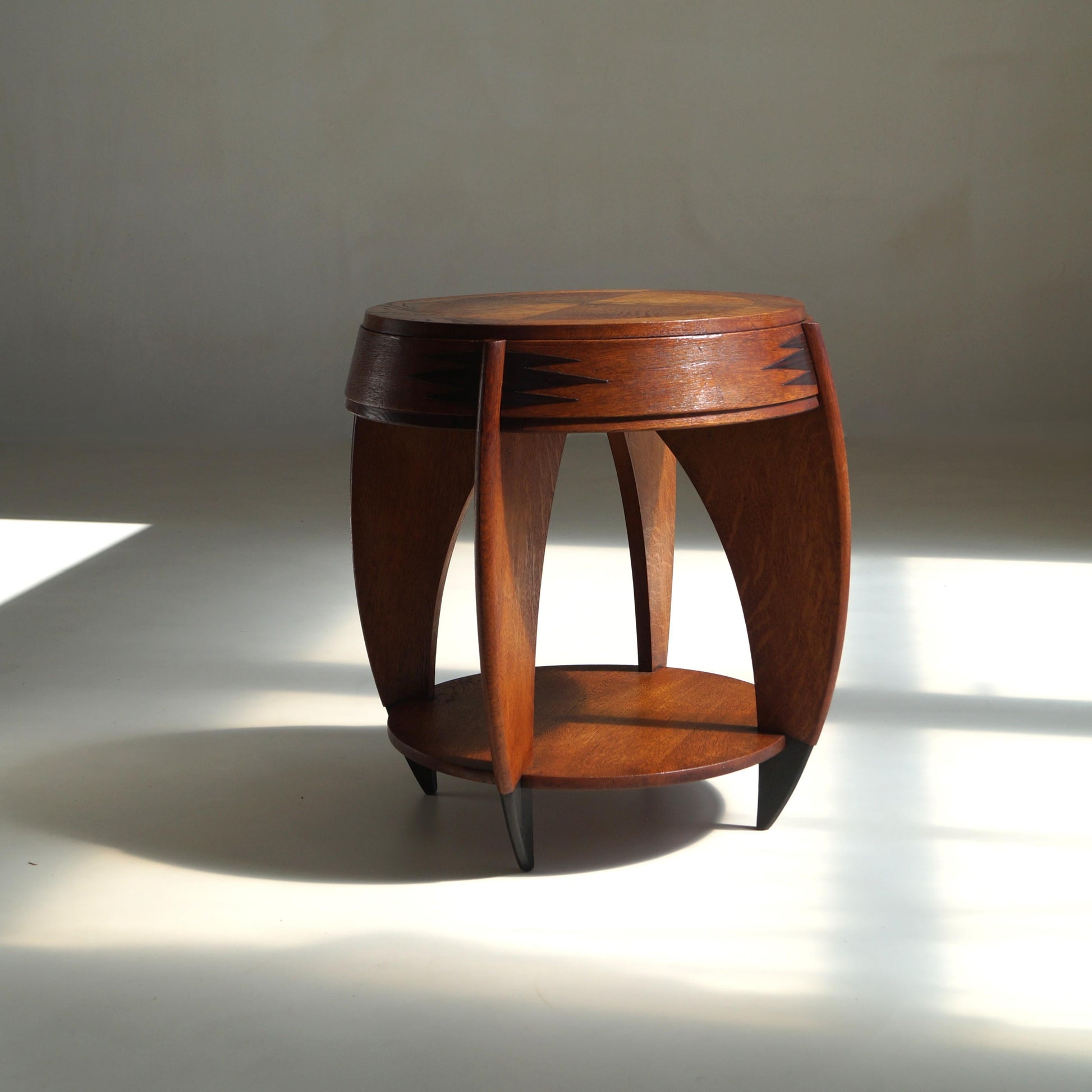 Dutch Art Deco Amsterdam School Side Table NR.301 by P.E.L. Izeren, 1920s End Tables