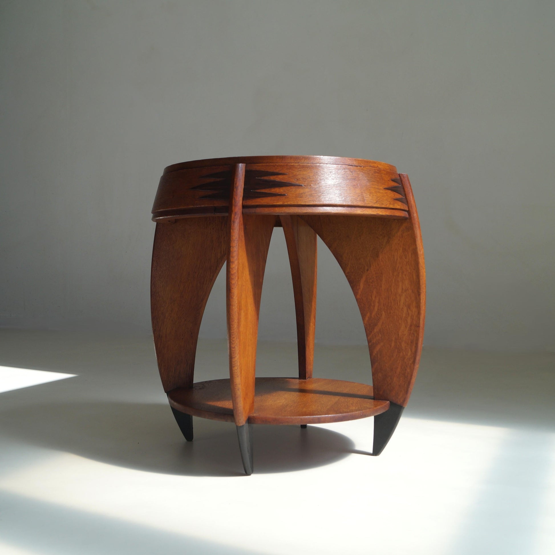 Dutch Art Deco Amsterdam School Side Table NR.301 by P.E.L. Izeren, 1920s End Tables